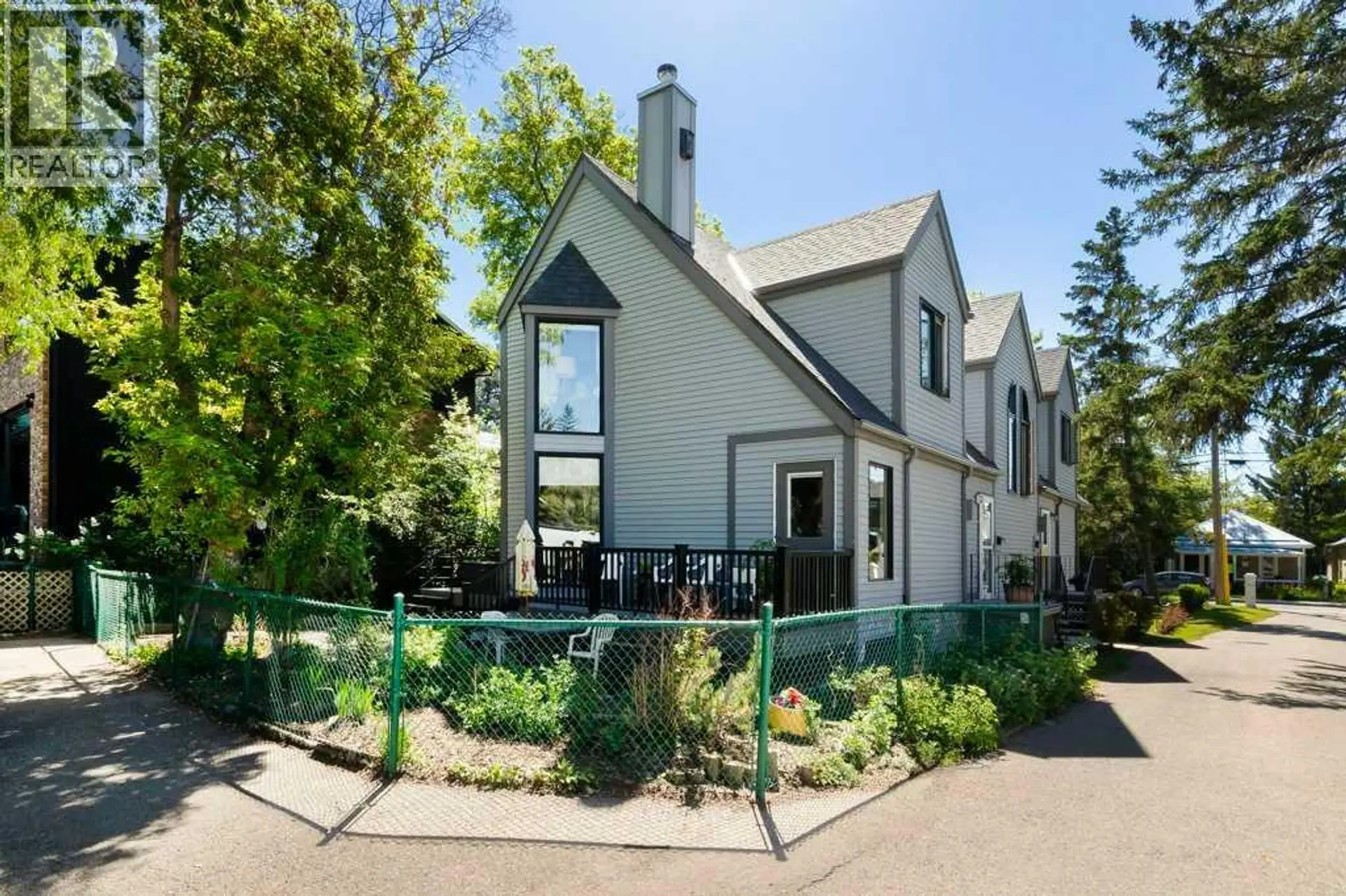 Property at 30 & 32 New Street SE, Calgary, AB