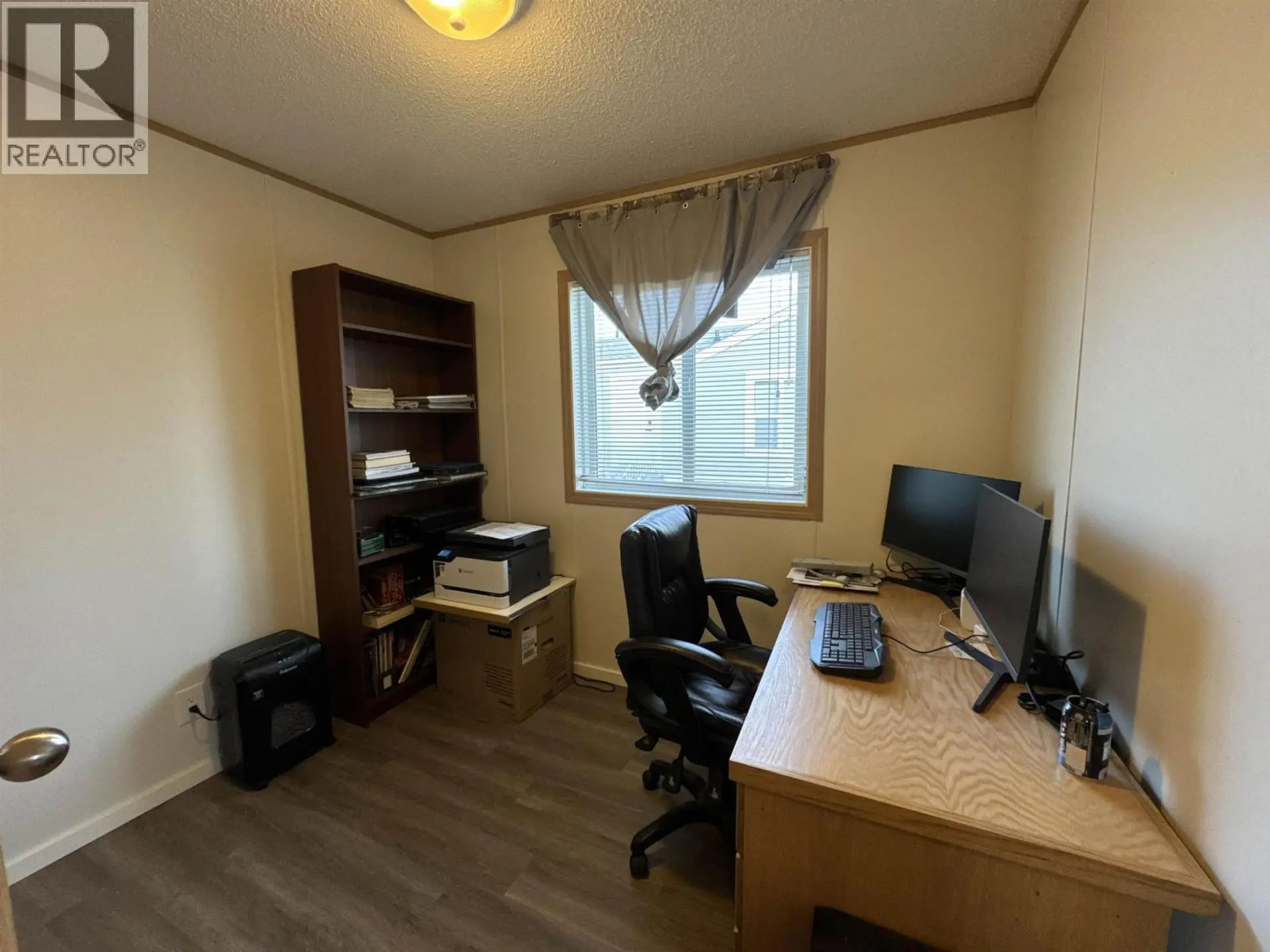 10495 102 STREET - Image 8