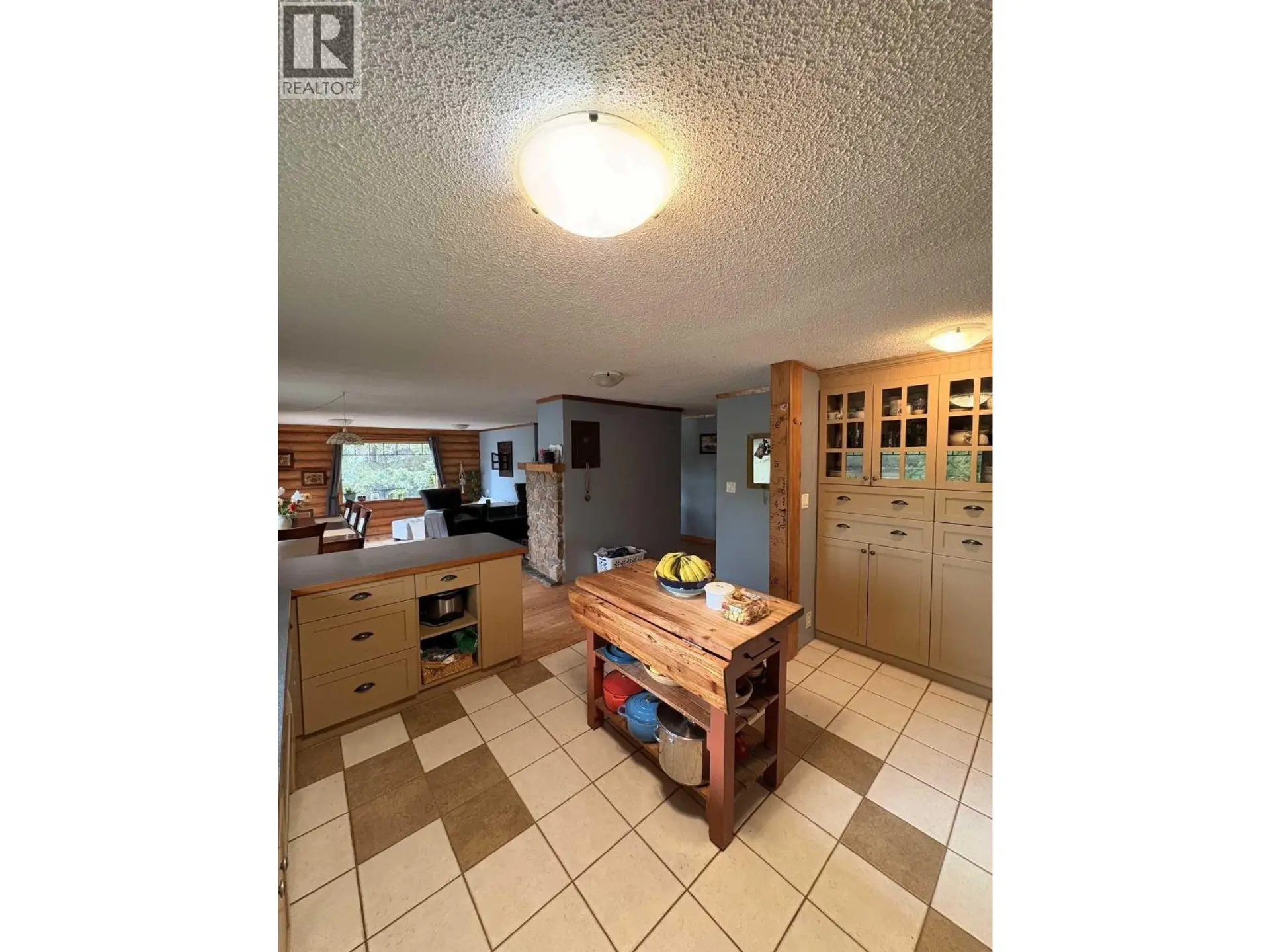 330 REID DRIVE - Image 2