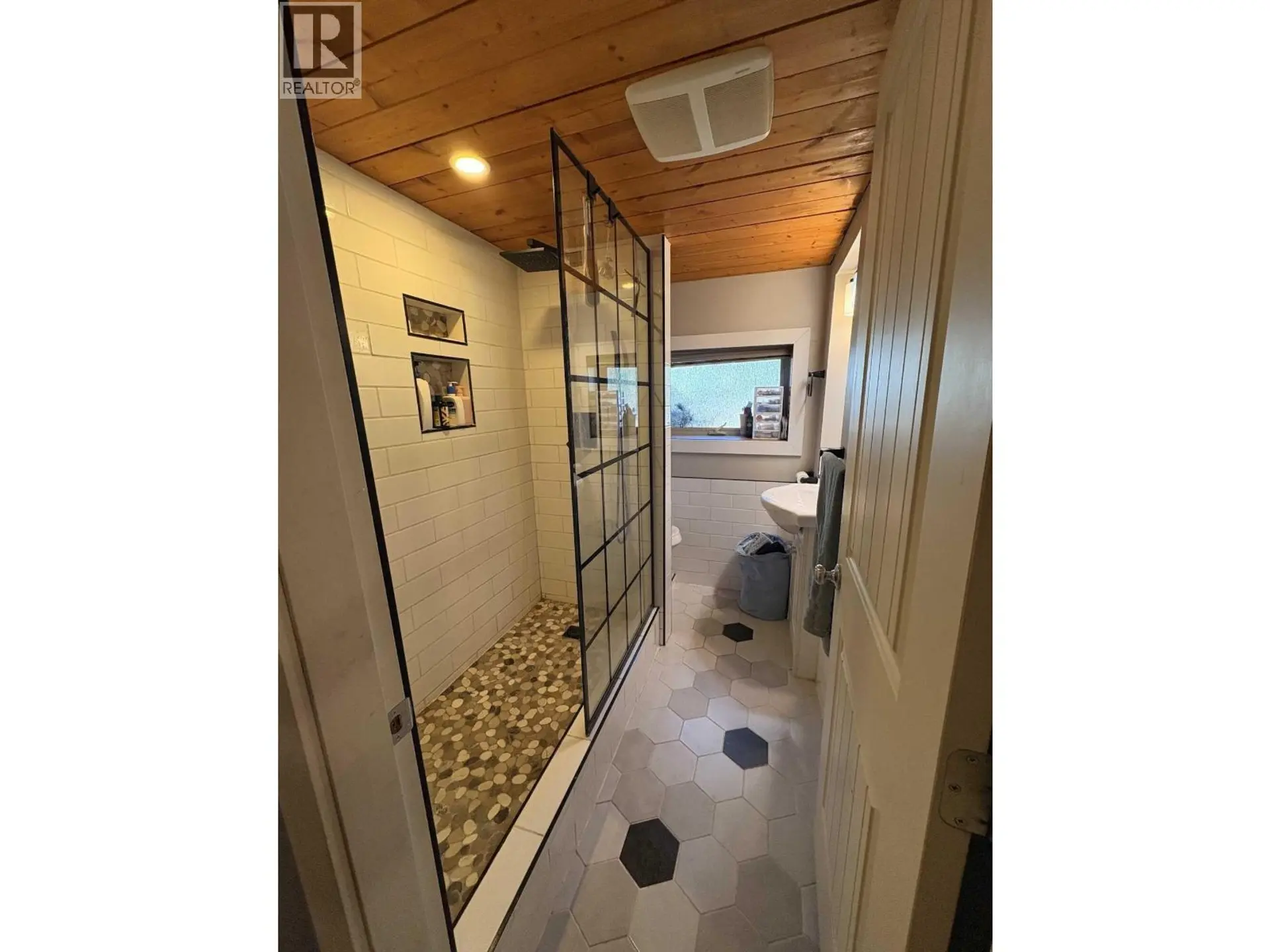 330 REID DRIVE - Image 6
