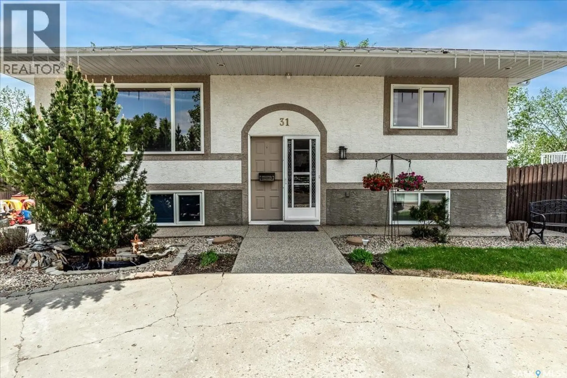 Property at 31 Faunt BAY, Regina, SK