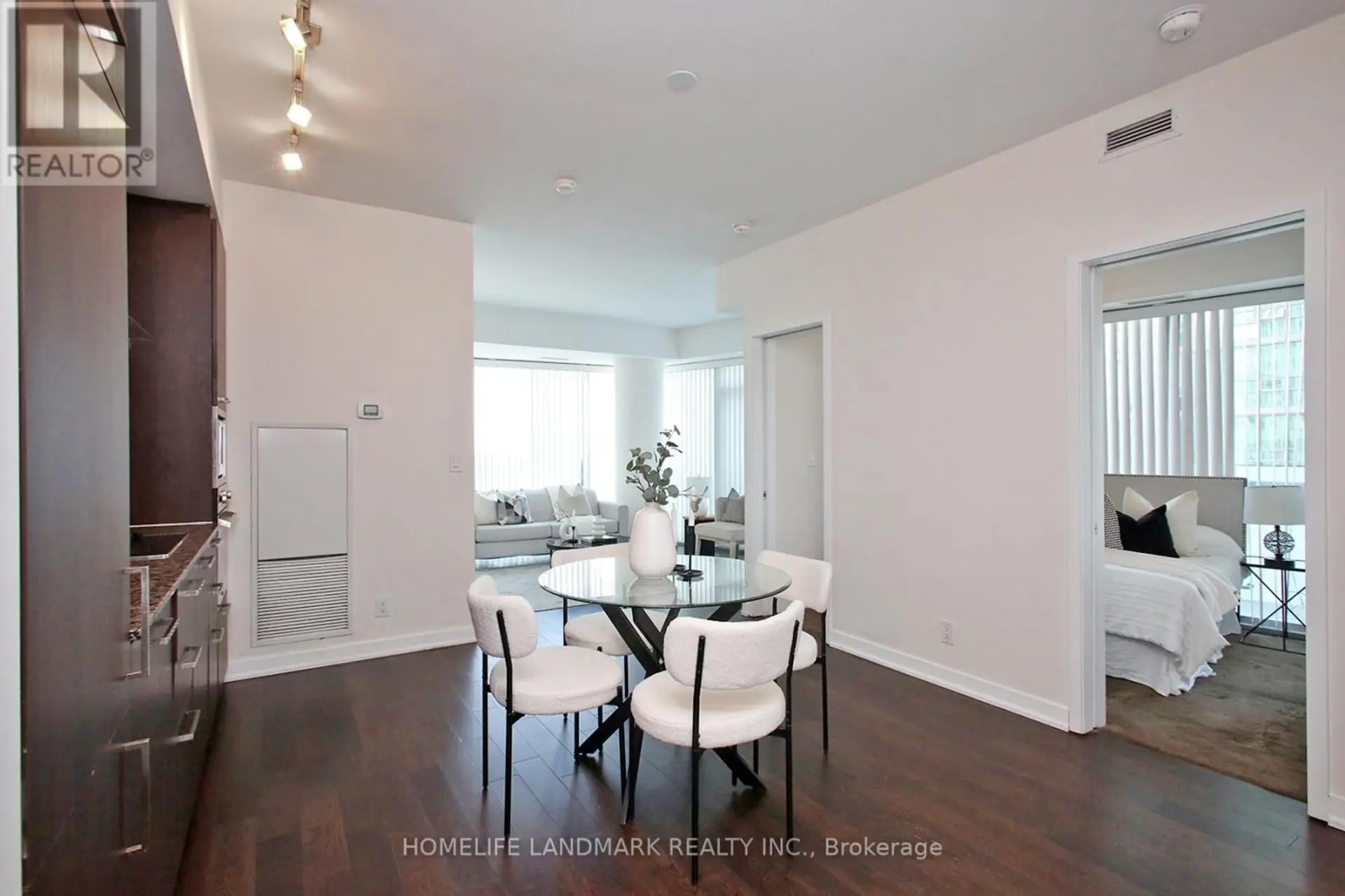 #1504 12 YORK STREET - Image 11
