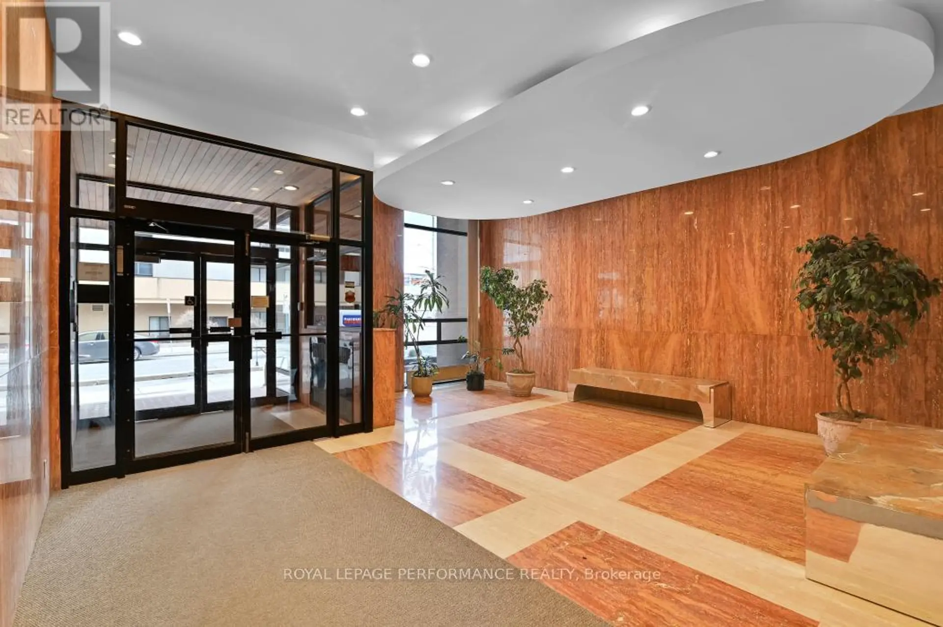 #1107 475 LAURIER AVENUE W - Image 3