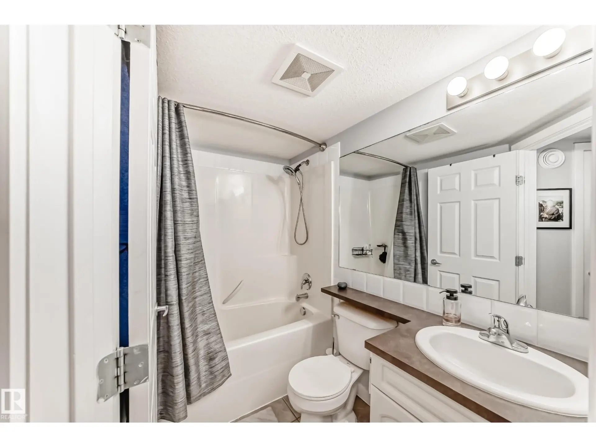 #53 150 EDWARDS DR SW - Image 17