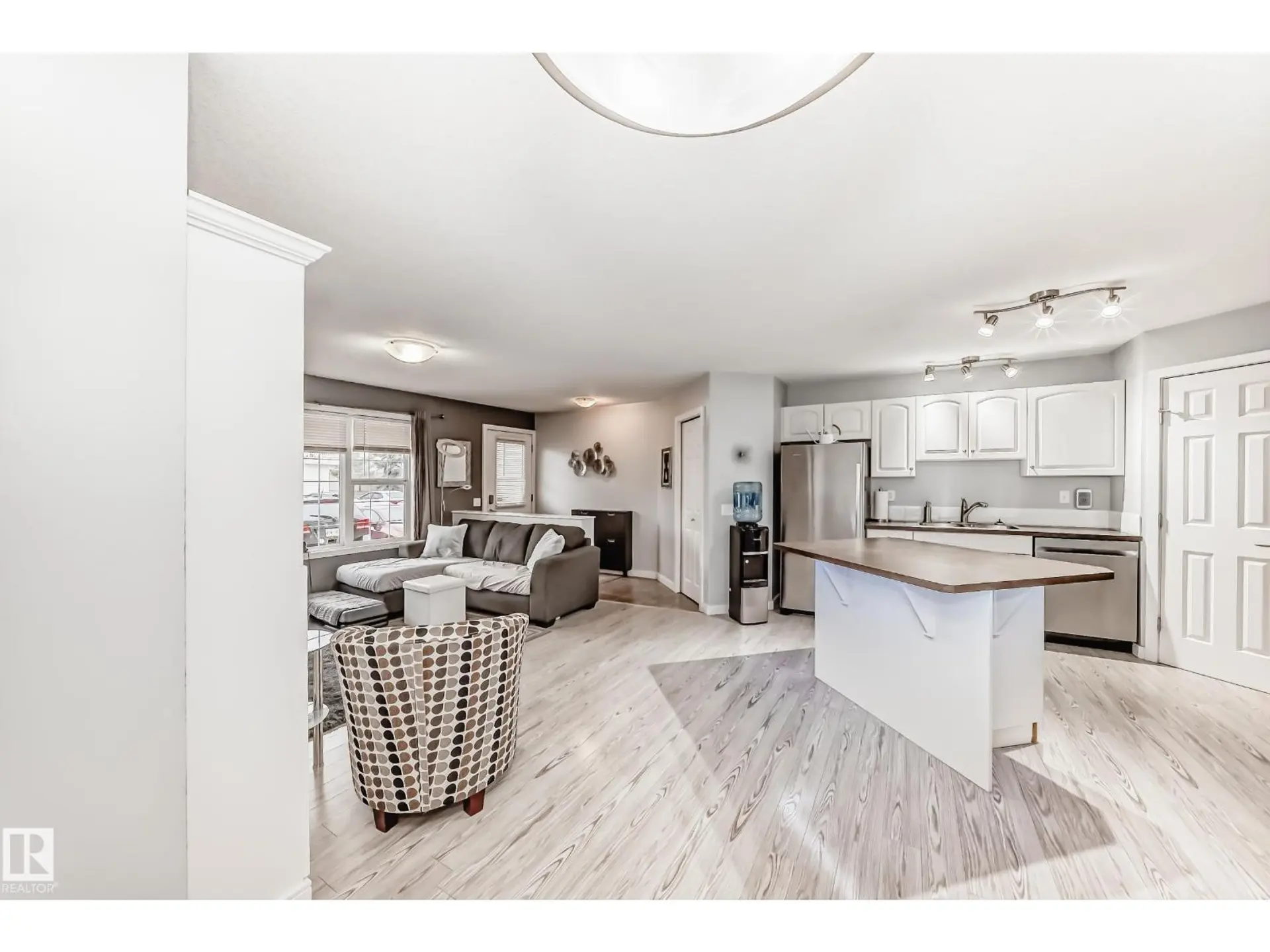 #53 150 EDWARDS DR SW - Image 9