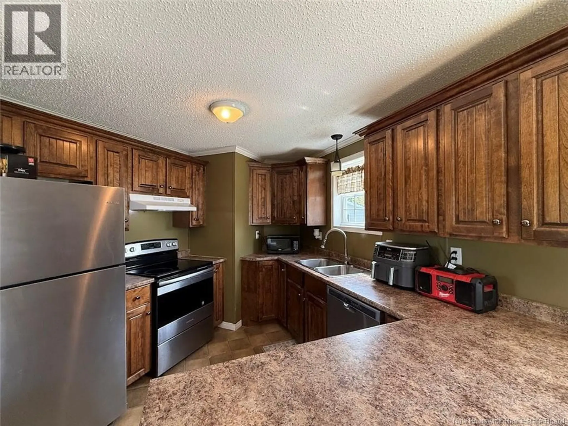 678 Toussaint Road - Image 3
