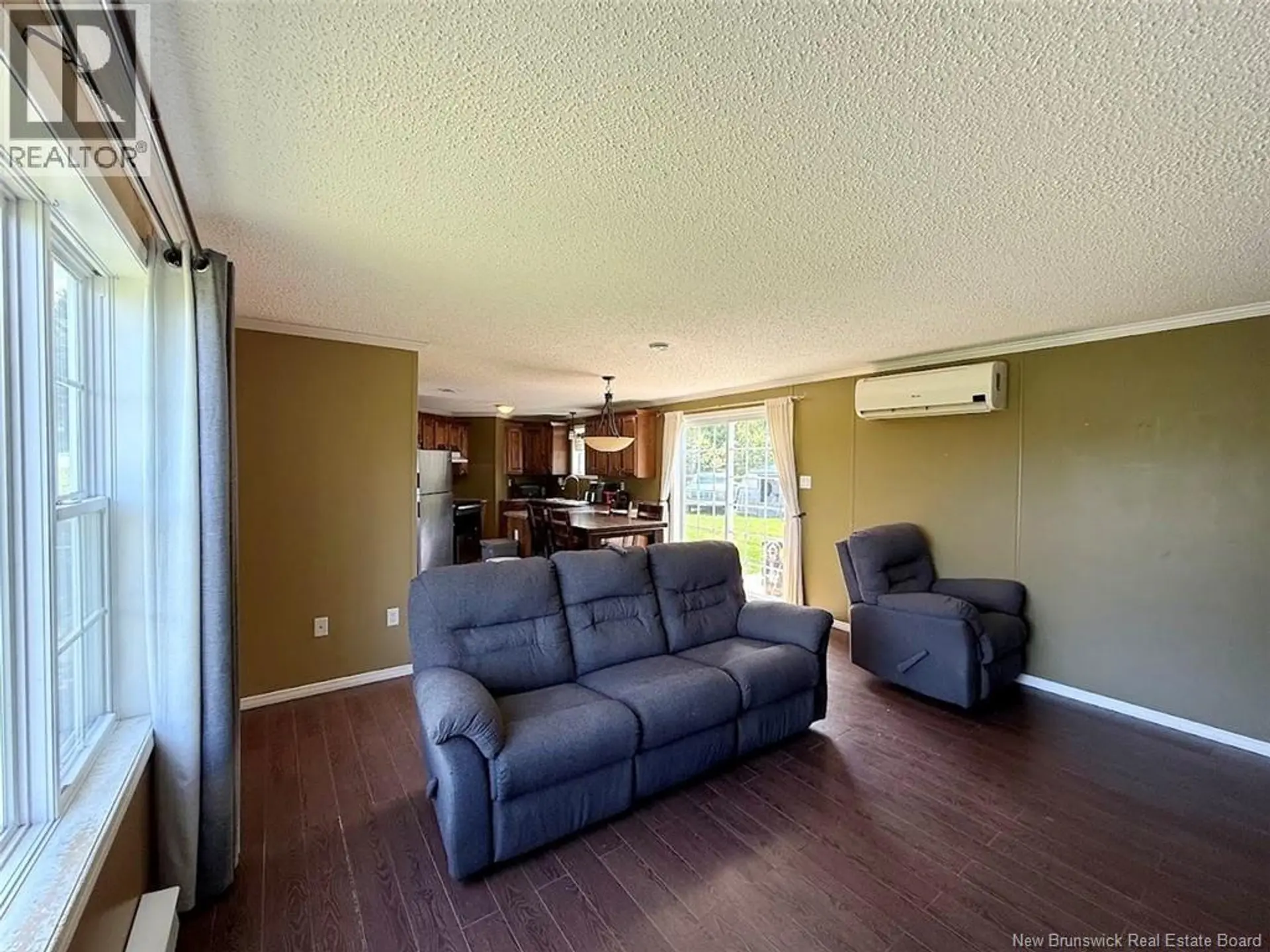 678 Toussaint Road - Image 6