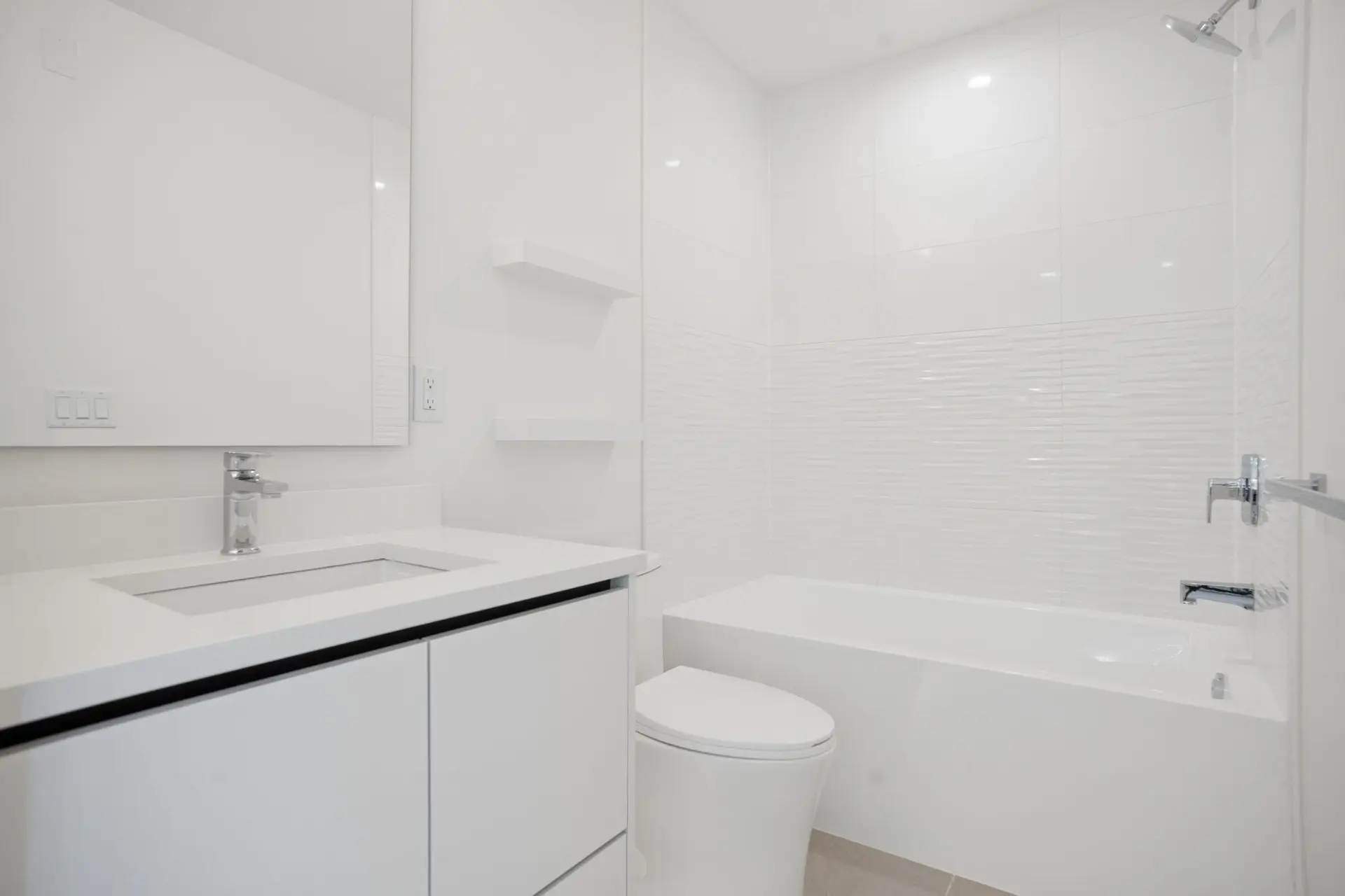 #202 8398 Oak Street - Image 12