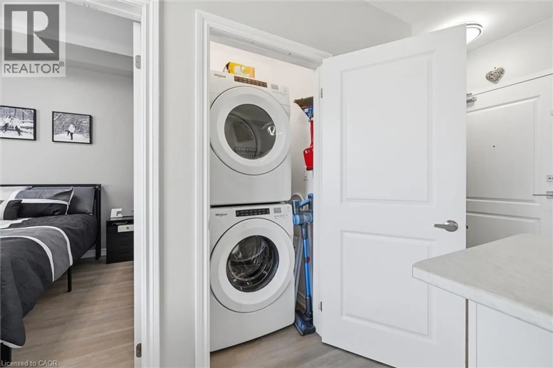 #514 450 DUNDAS Street - Image 11
