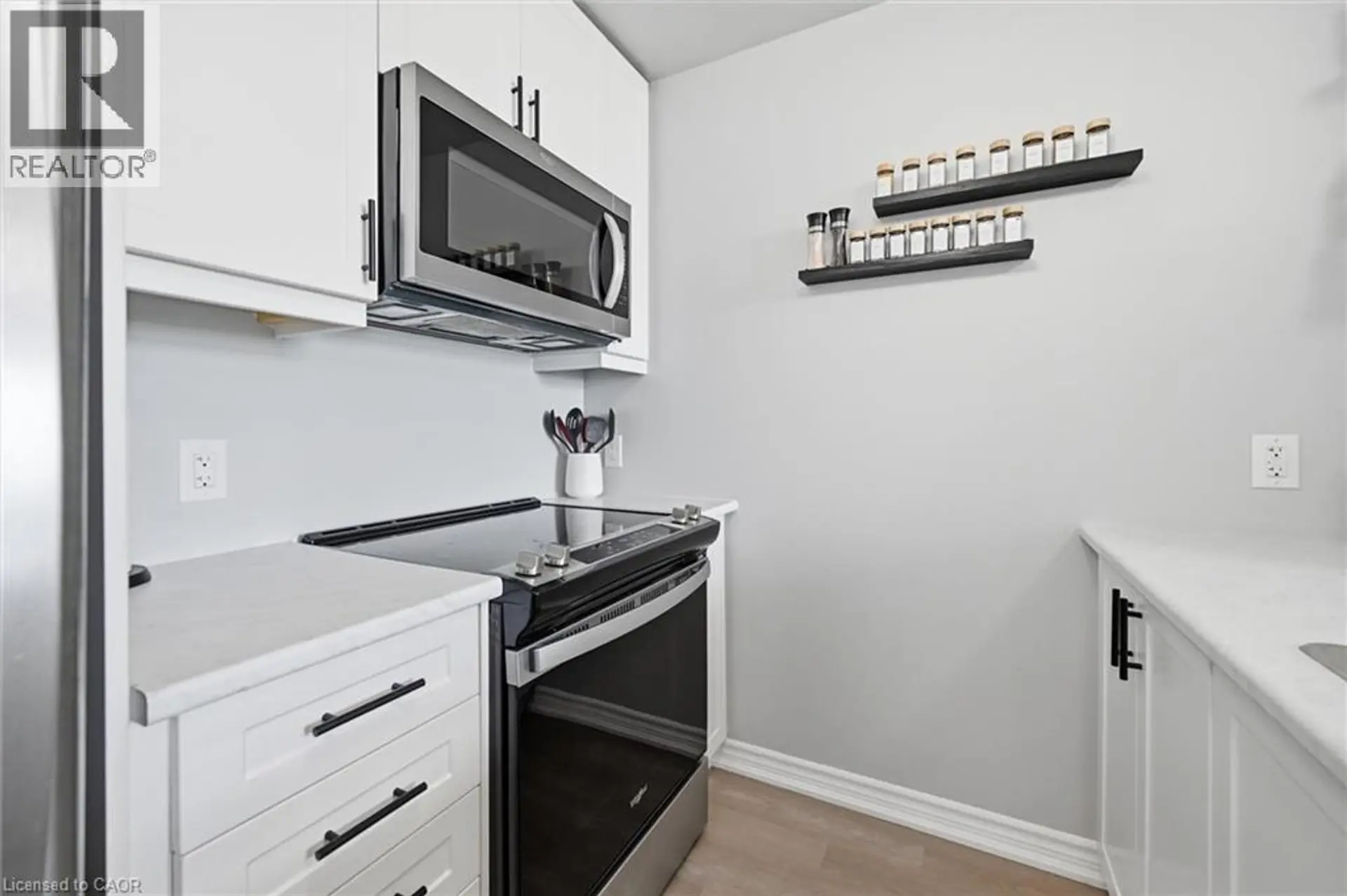 #514 450 DUNDAS Street - Image 4