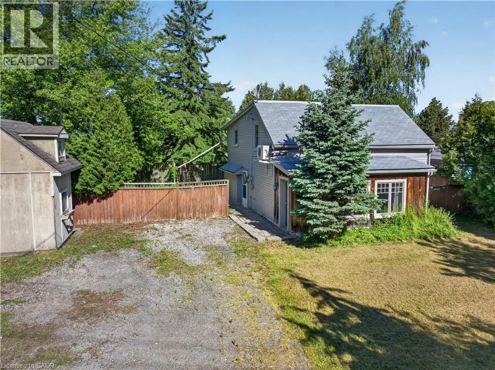 126 MOUNTAIN Street - Image 1