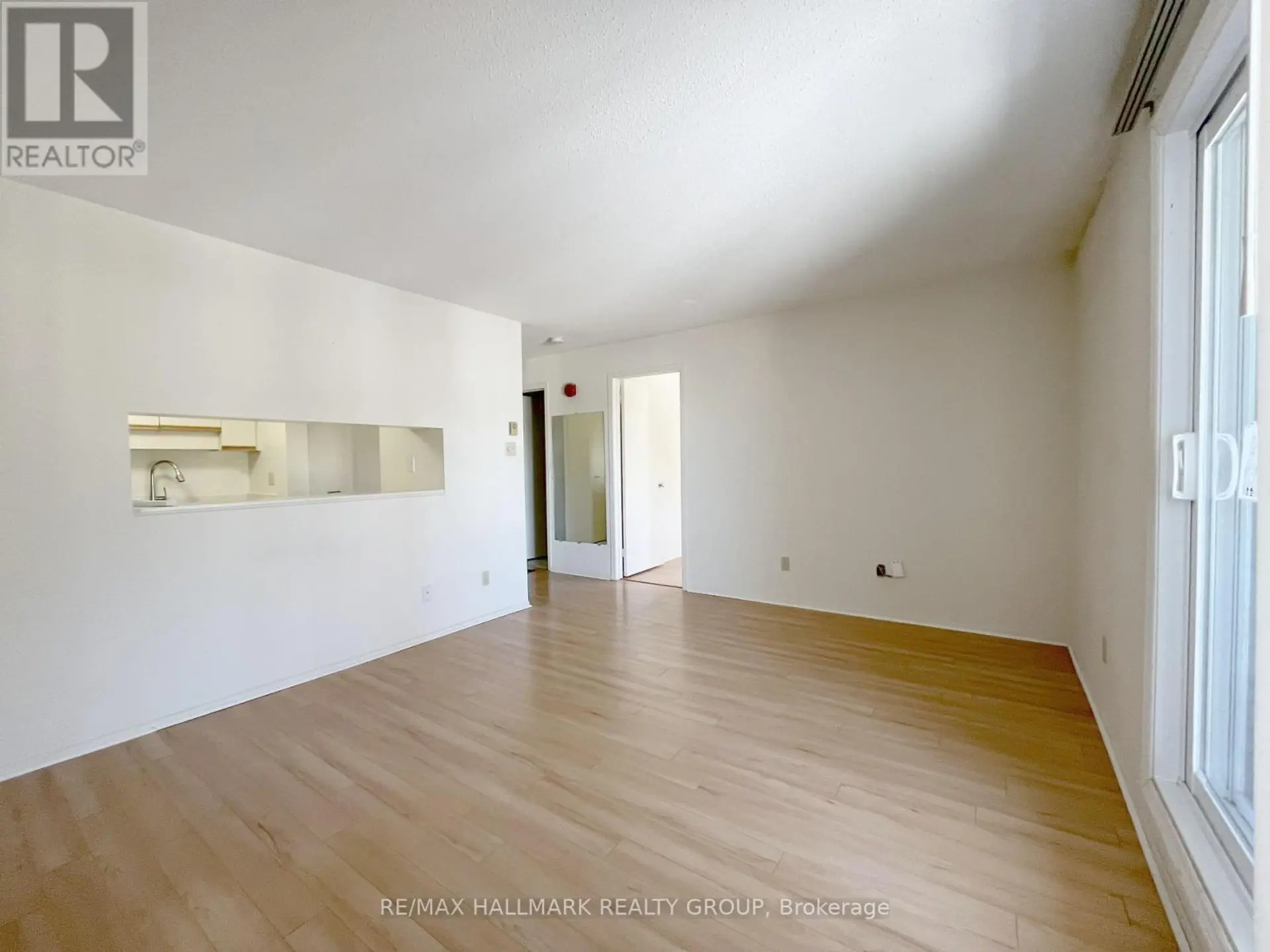 #310 214 VIEWMOUNT DRIVE - Image 8