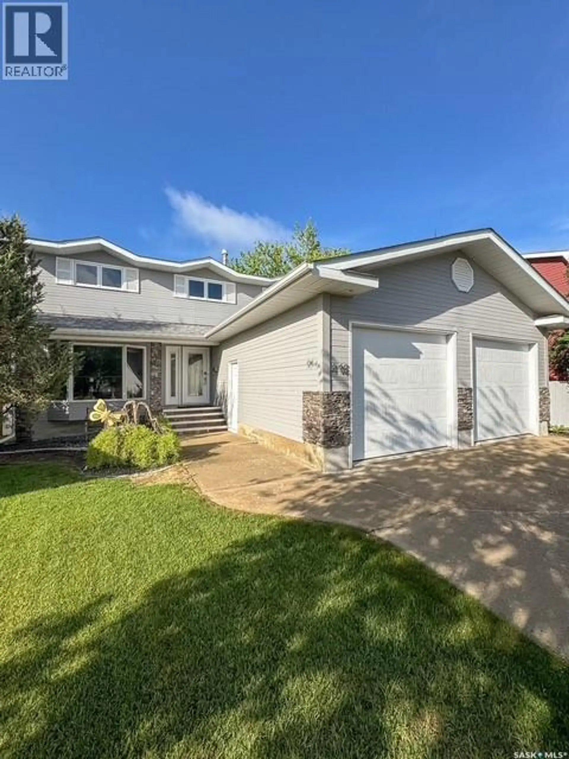 418 Curry CRESCENT - Image 1