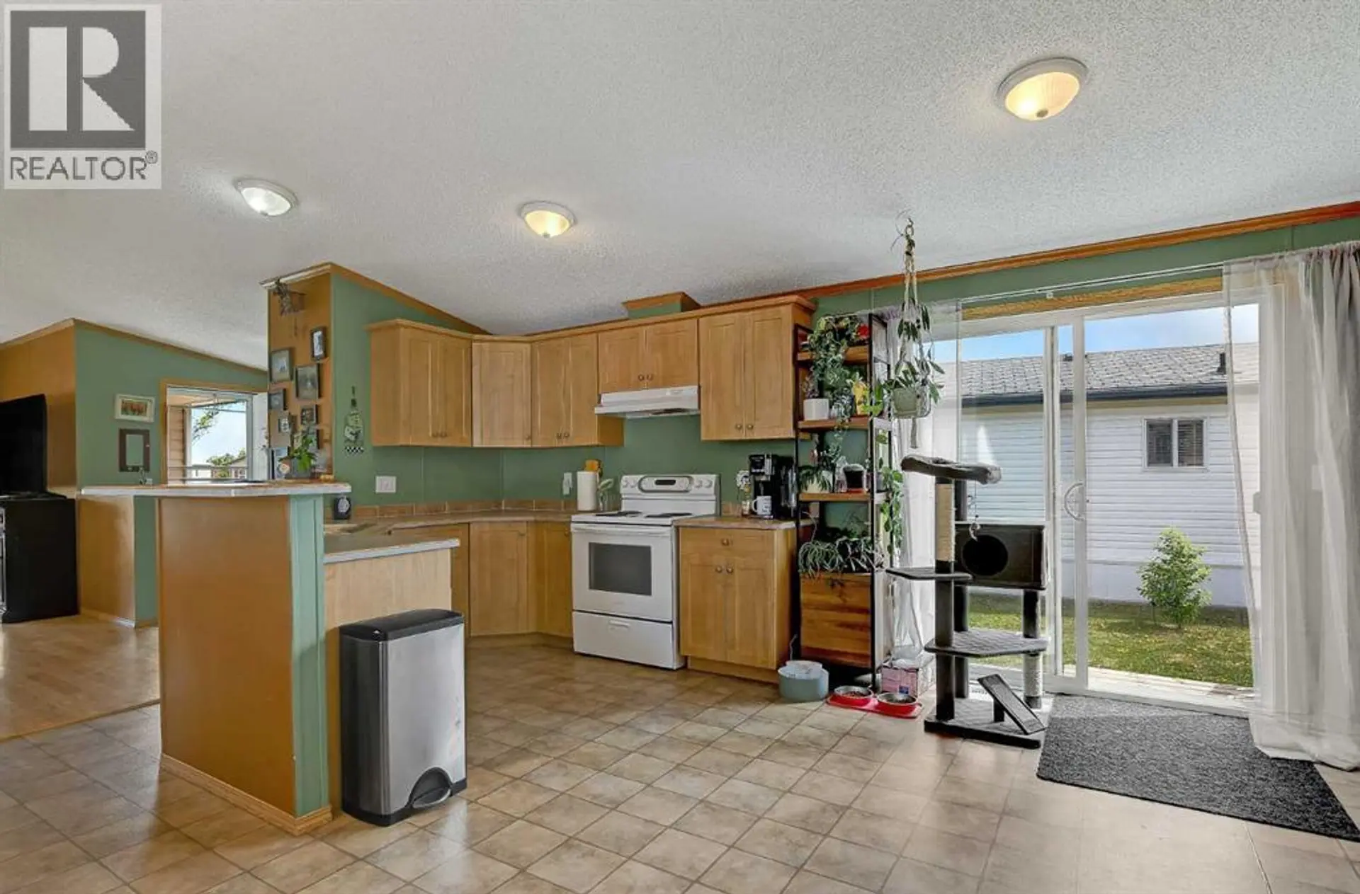 9021 85 Avenue - Image 6