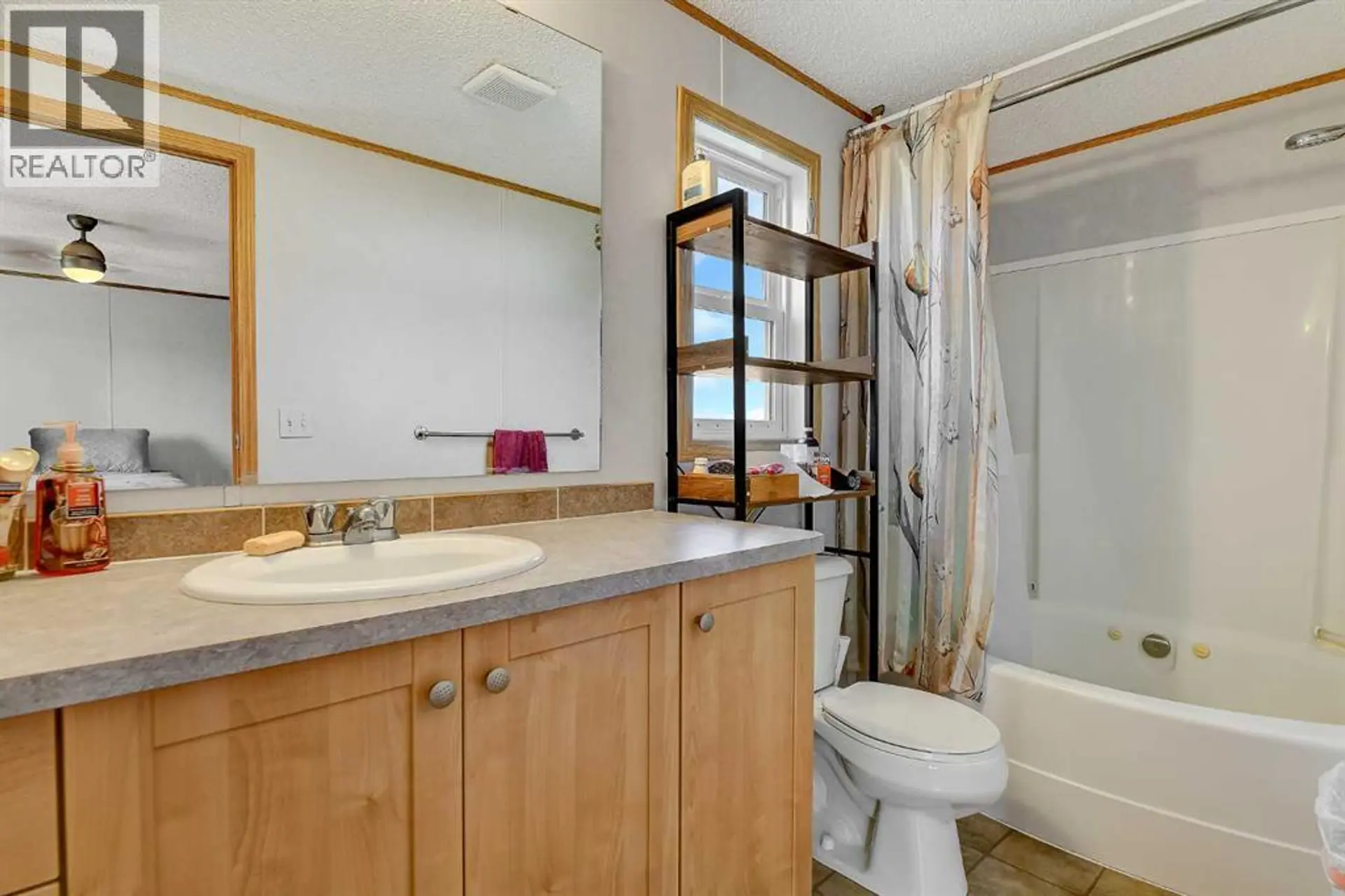 9021 85 Avenue - Image 15