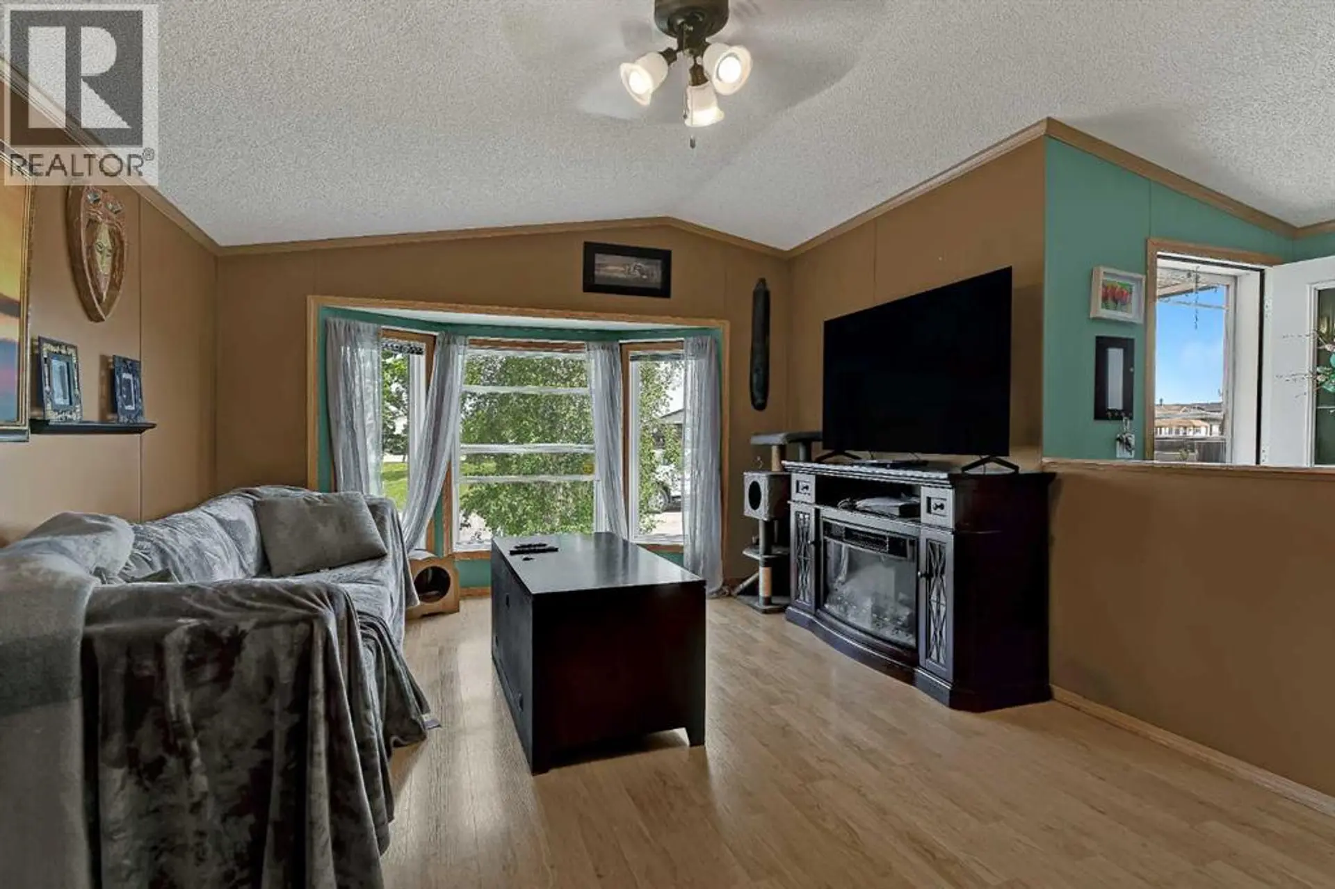9021 85 Avenue - Image 3
