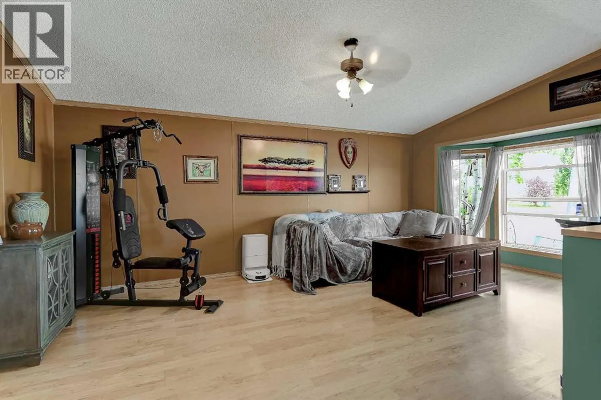 9021 85 Avenue - Image 5