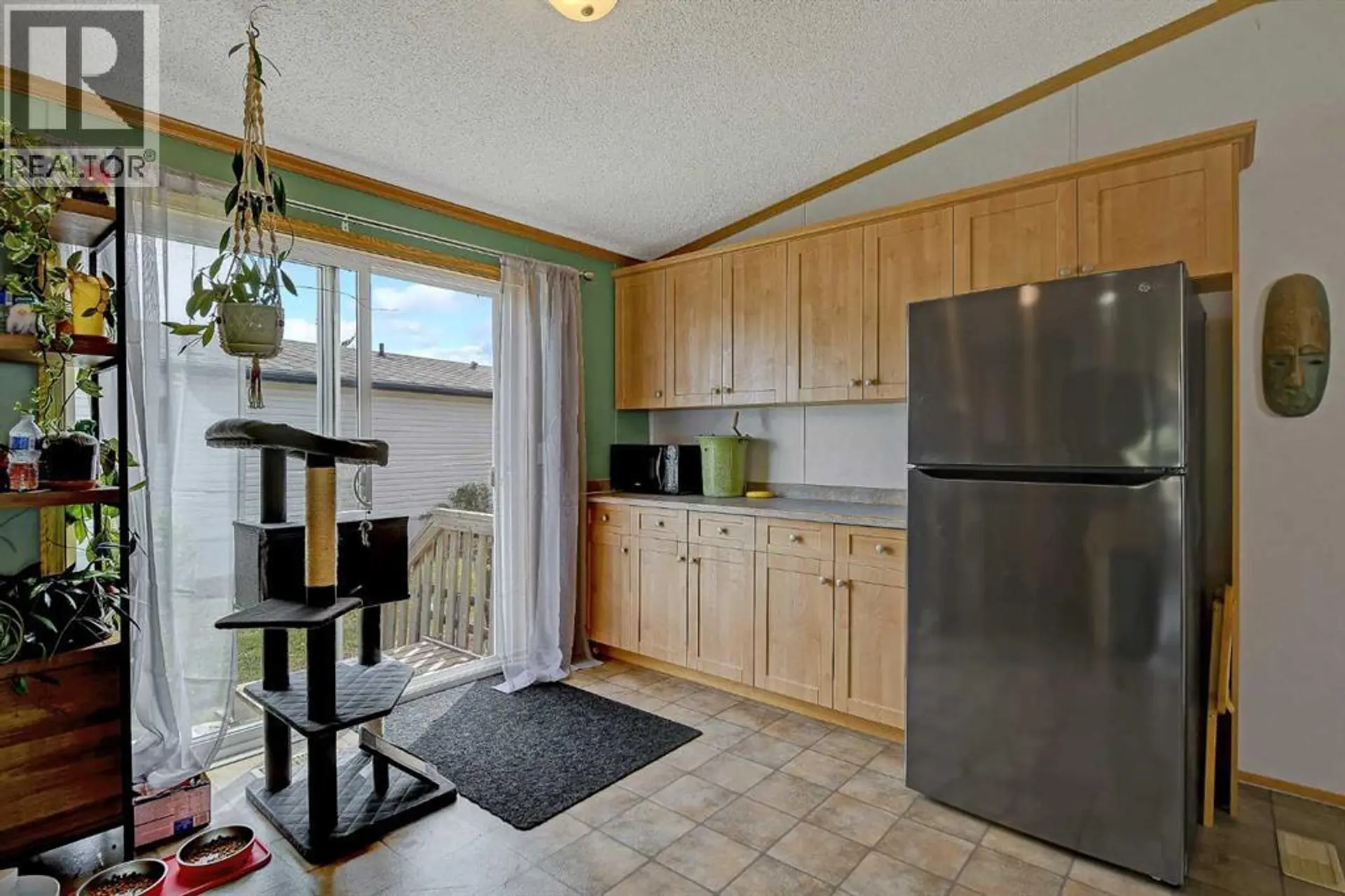 9021 85 Avenue - Image 9