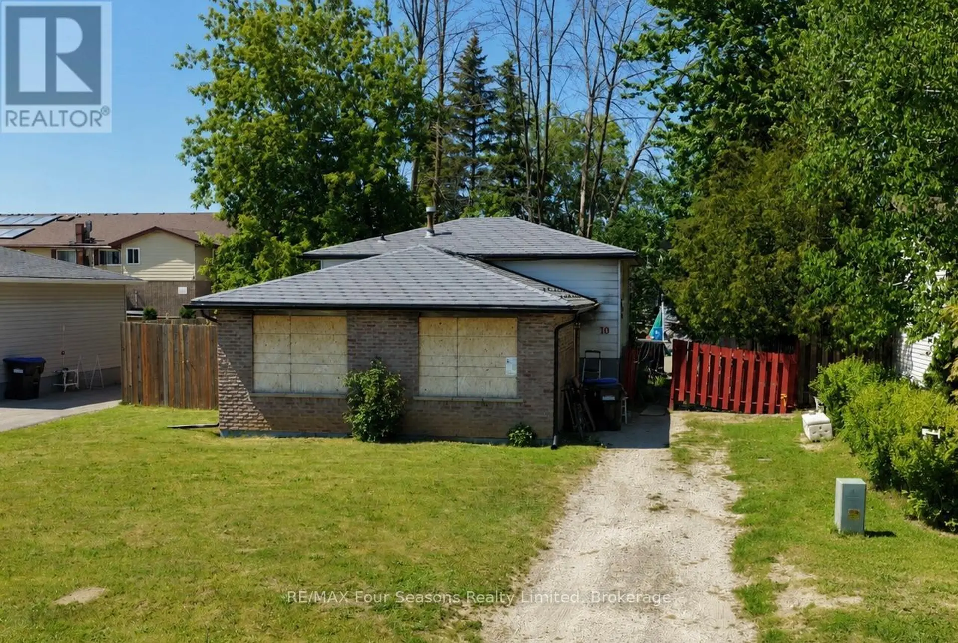 10 RHONDA ROAD - Image 1