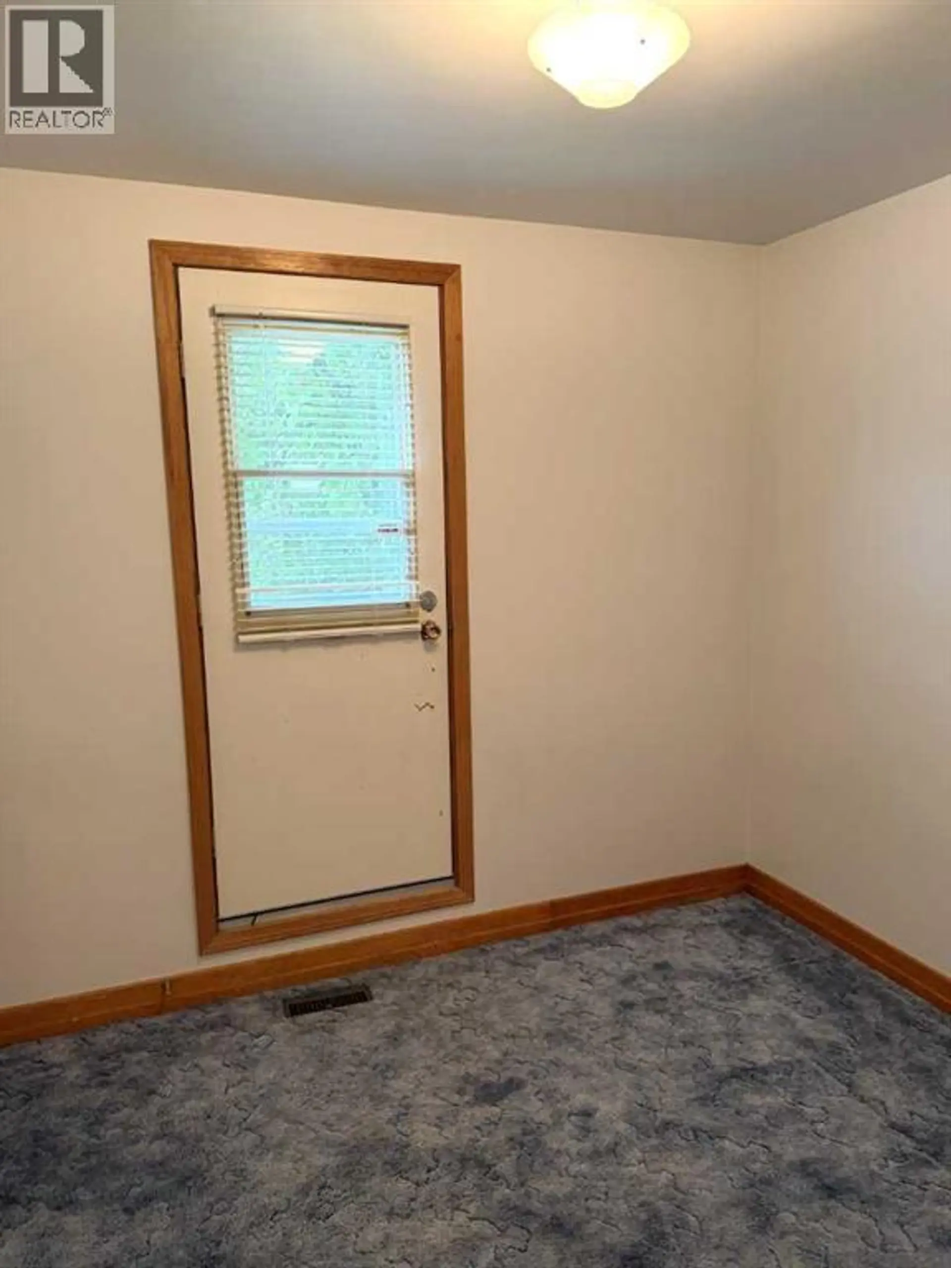 46 2 Street NW - Image 12