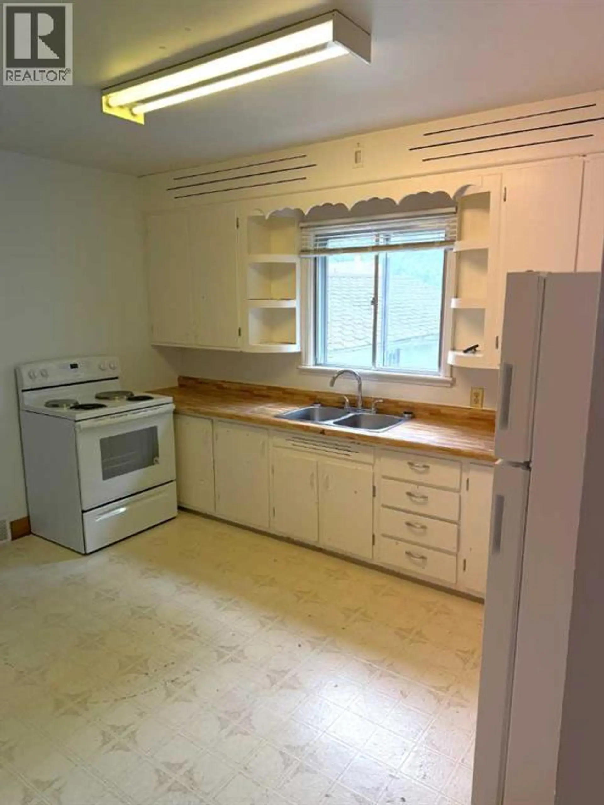 46 2 Street NW - Image 4