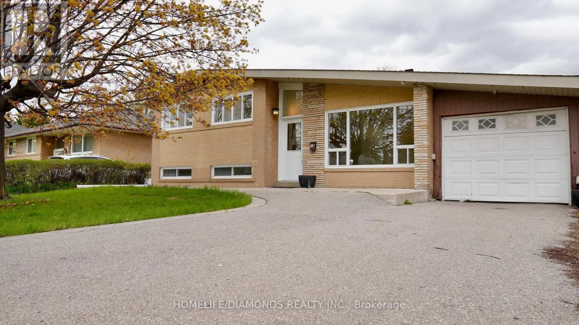 15 ATHLONE AVENUE - Image 1