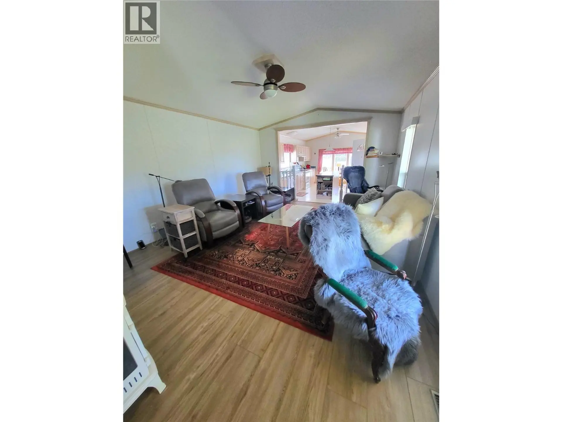 #12 321 Yorkton Avenue - Image 2