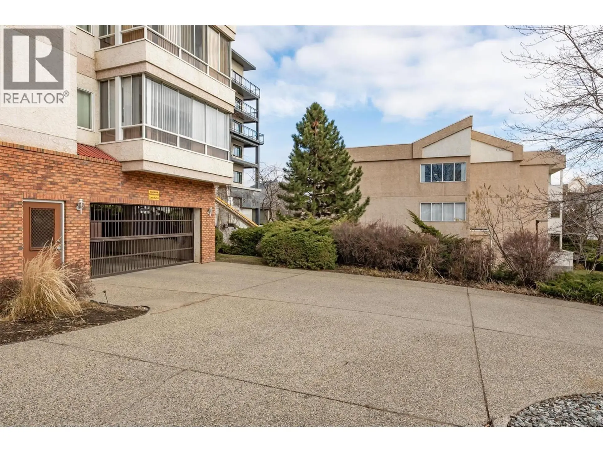 #203 1534 Lawrence Avenue - Image 16