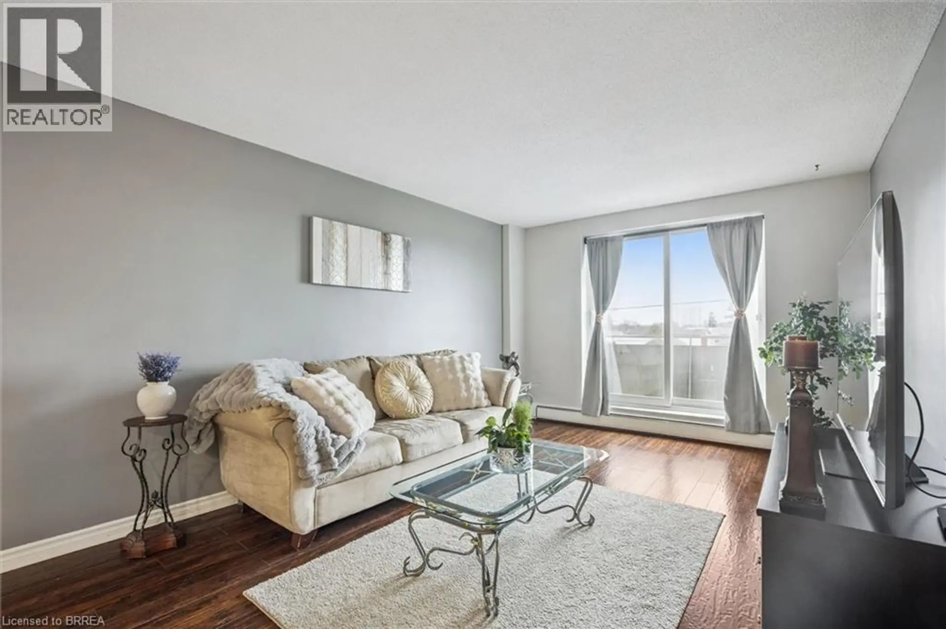 #202 893 CONCESSION Street - Image 6