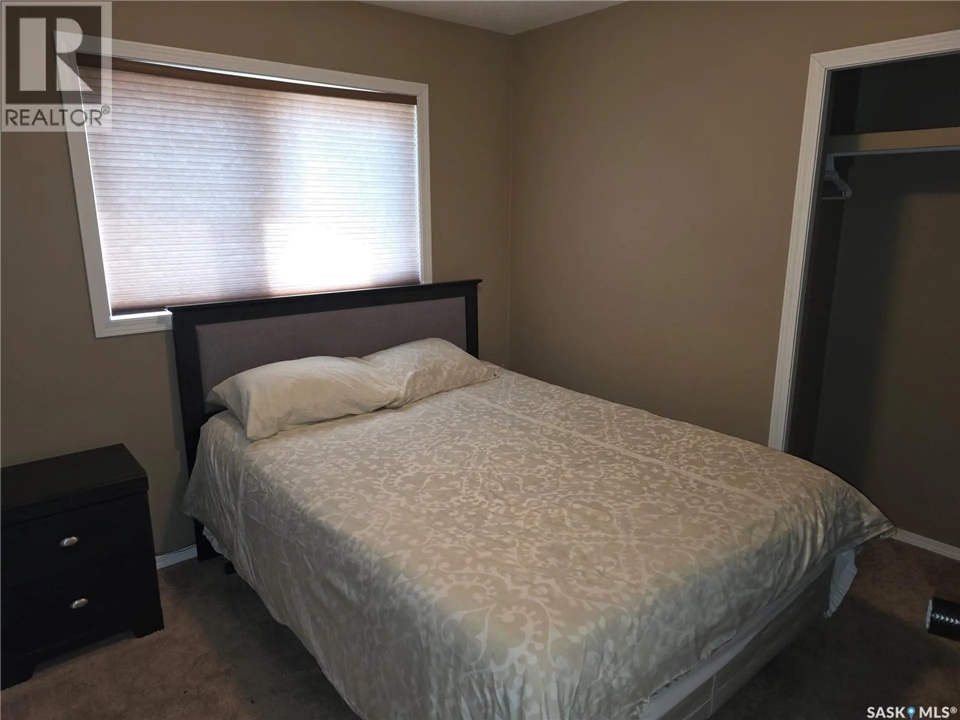 #716 Columbia AVENUE - Image 10