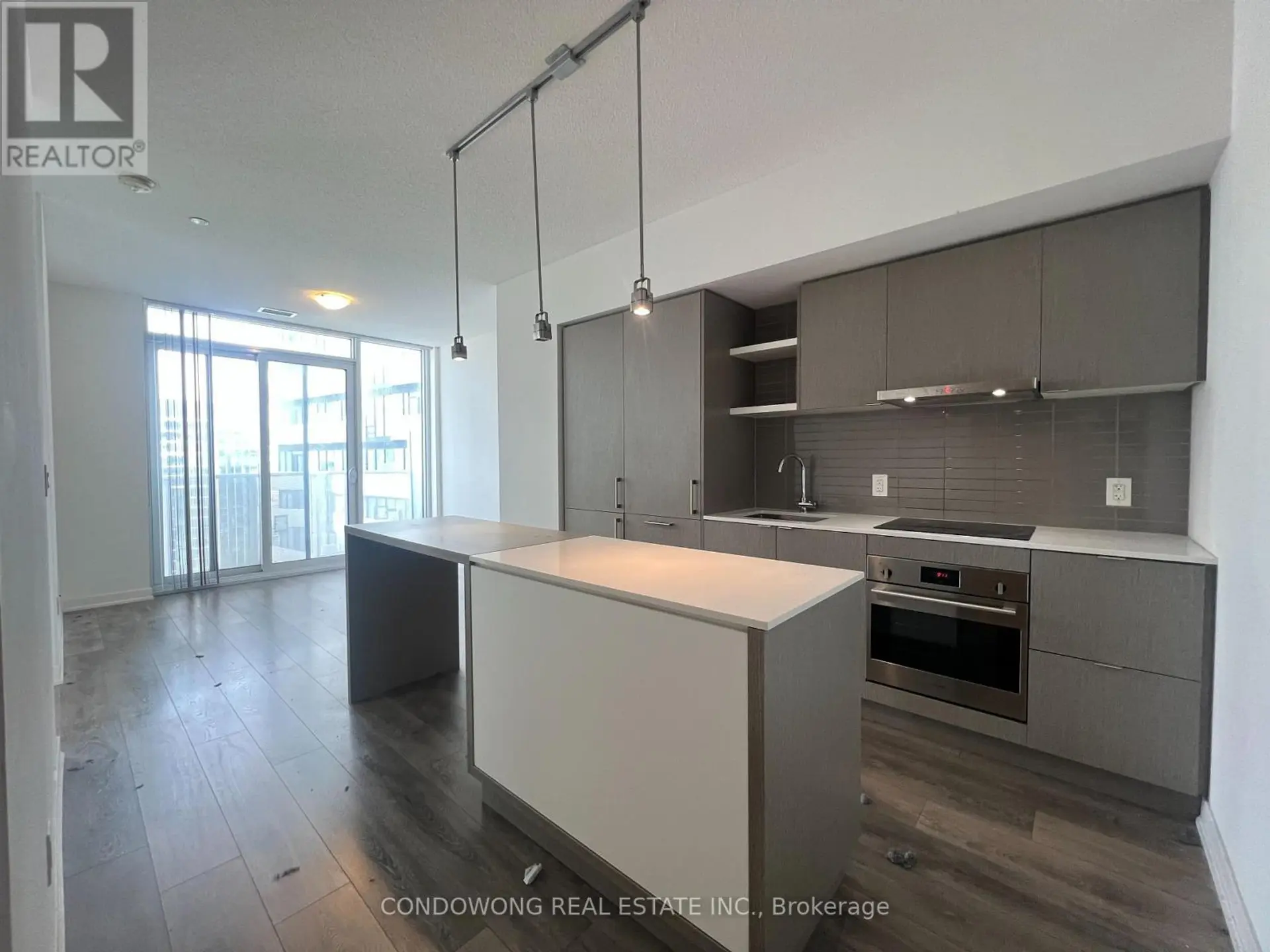 #4905 100 HARBOUR STREET - Image 2