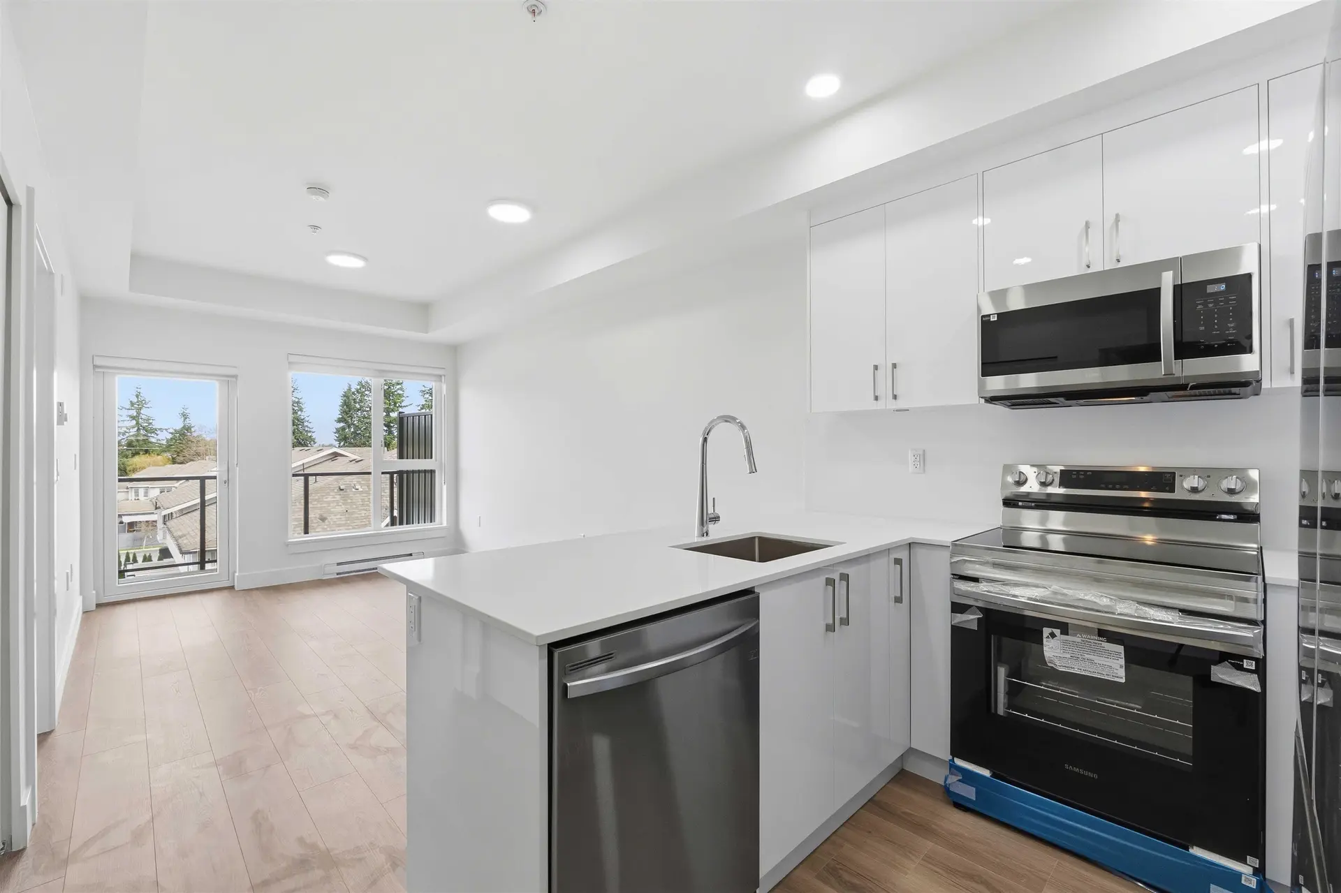 #414 15739 Fraser Highway - Image 2