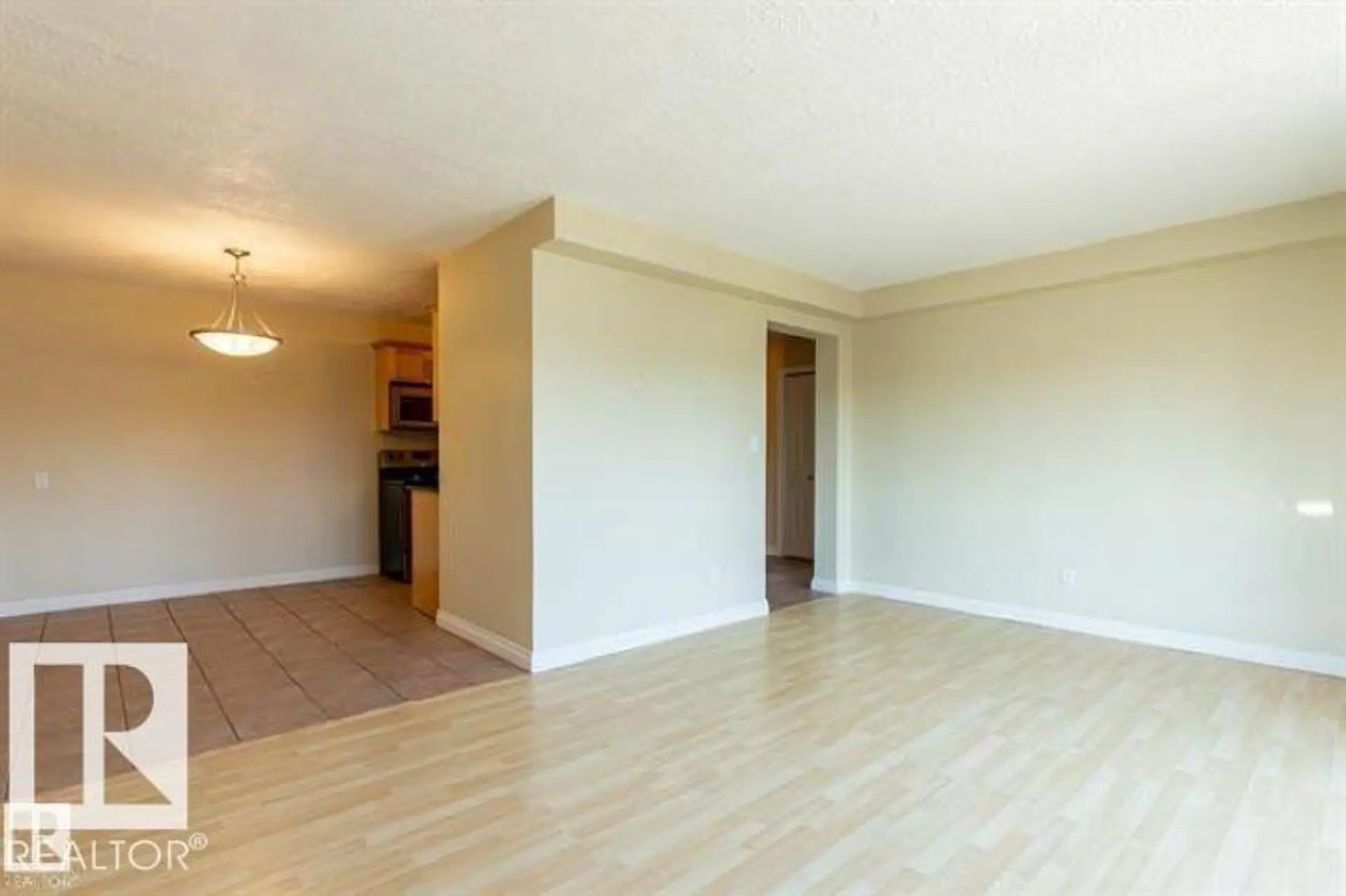 #307 8215 83 AV NW - Image 11