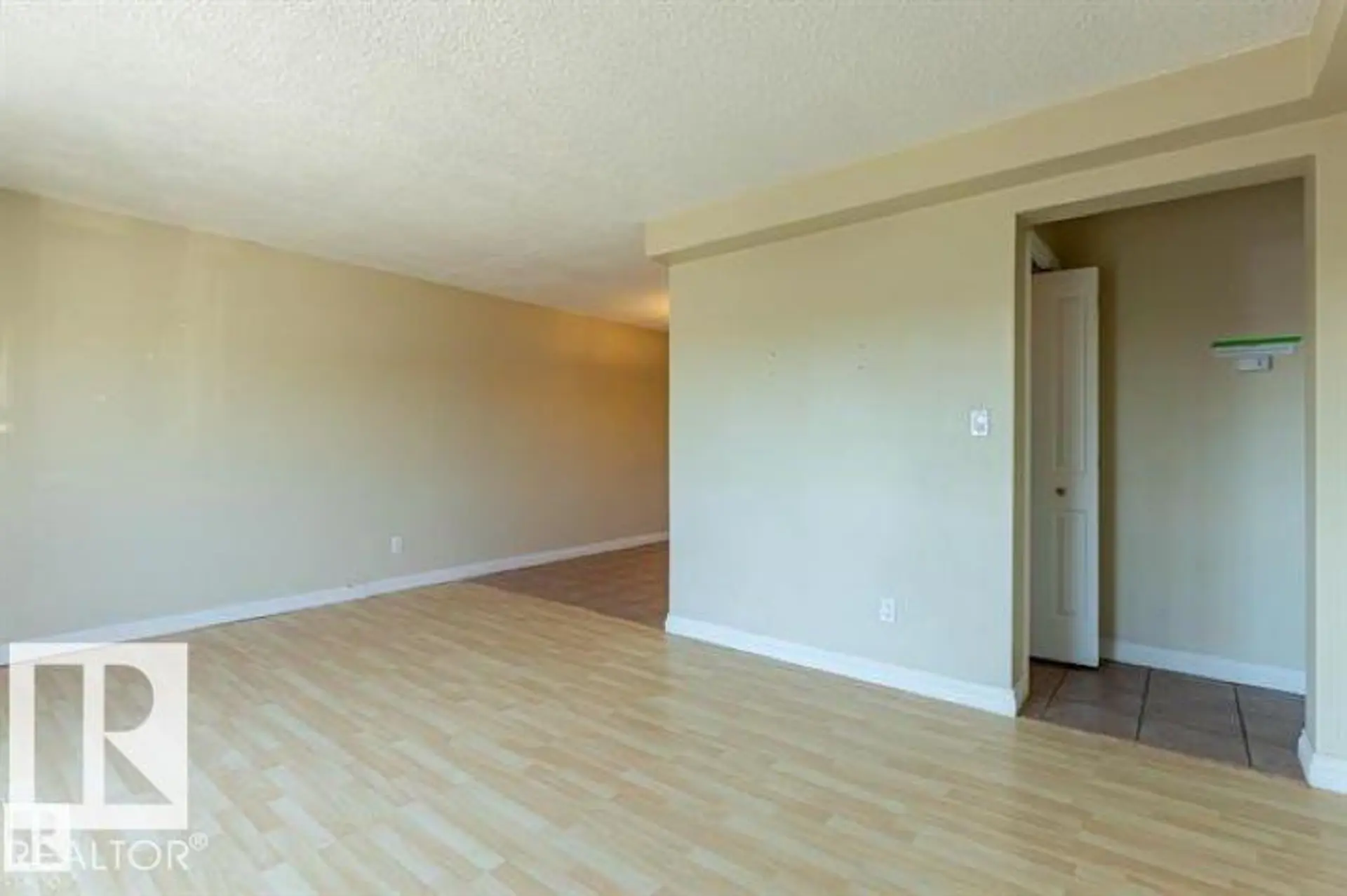 #307 8215 83 AV NW - Image 12