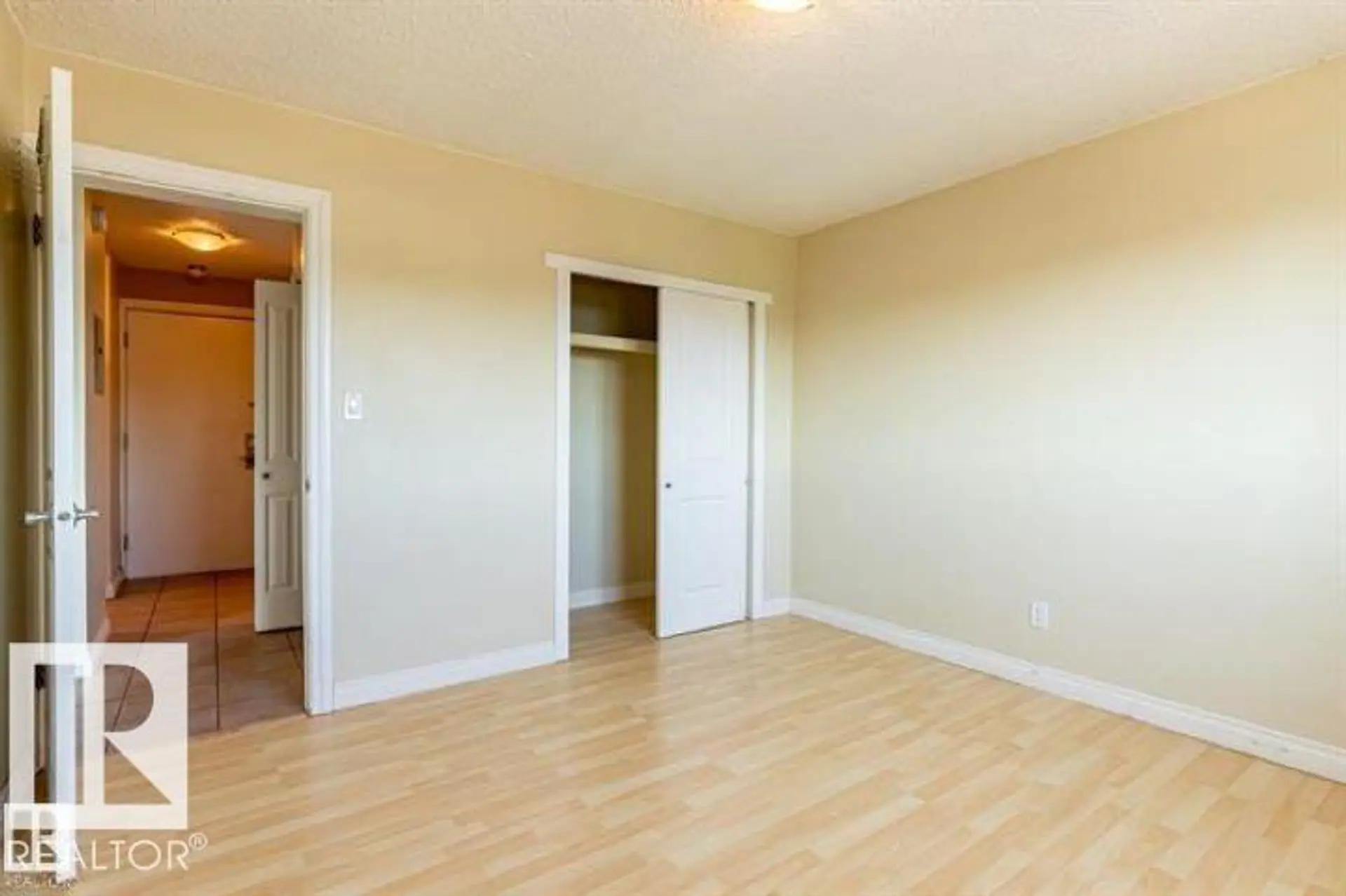 #307 8215 83 AV NW - Image 2