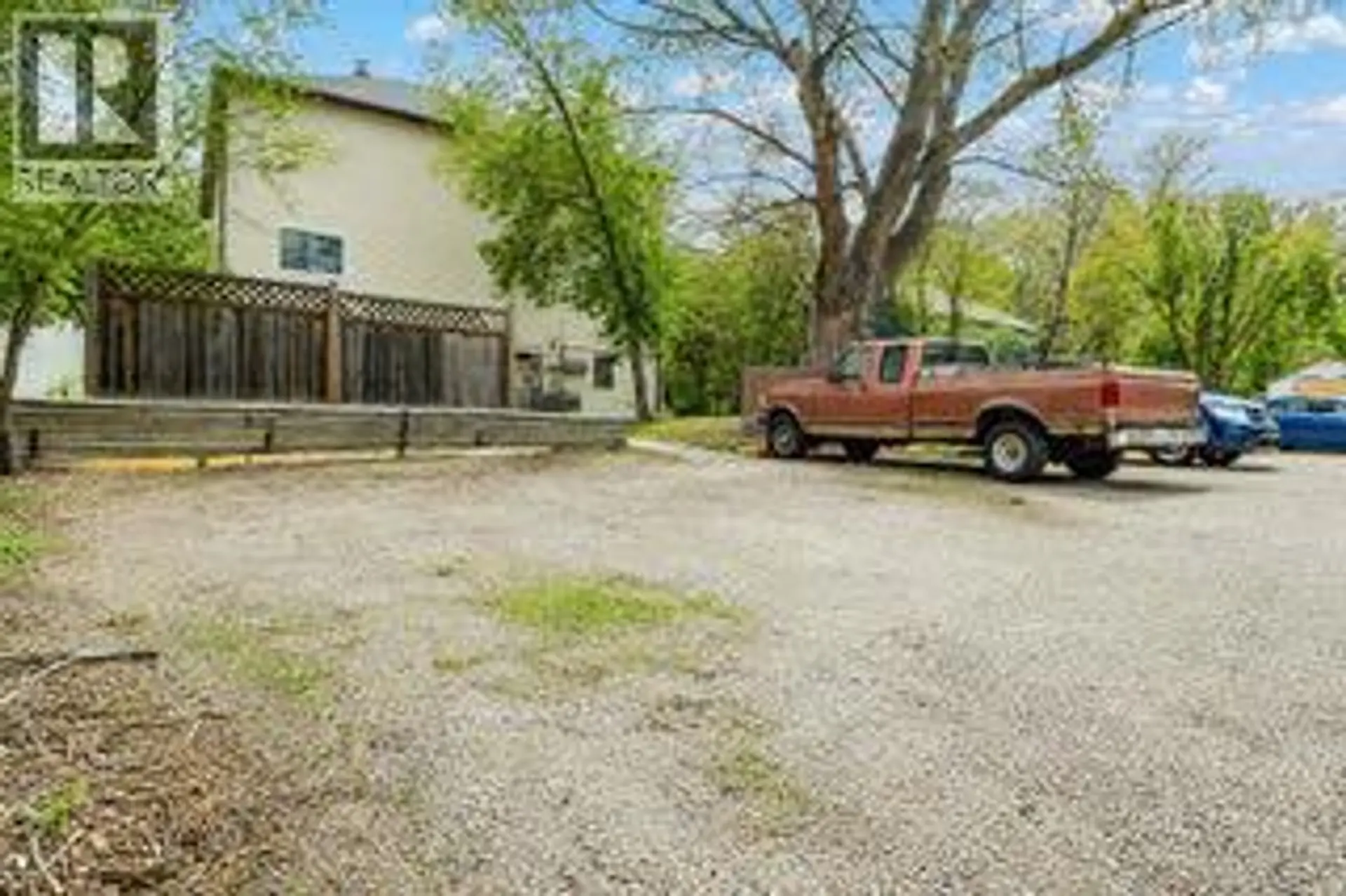 230 3 Street SE - Image 12