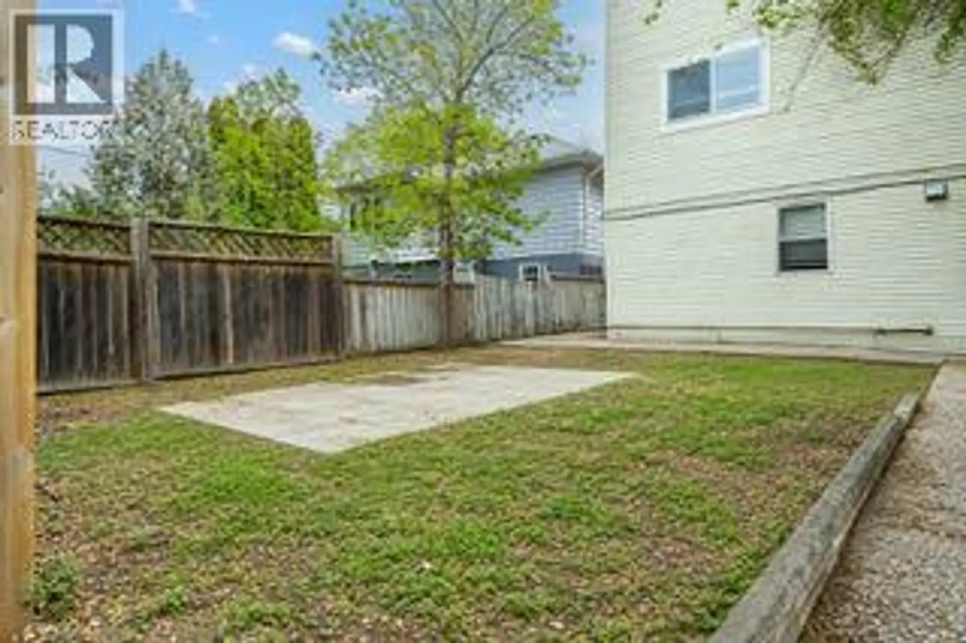 230 3 Street SE - Image 13