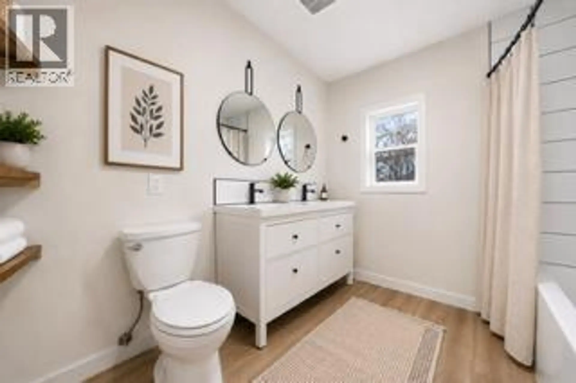 230 3 Street SE - Image 9