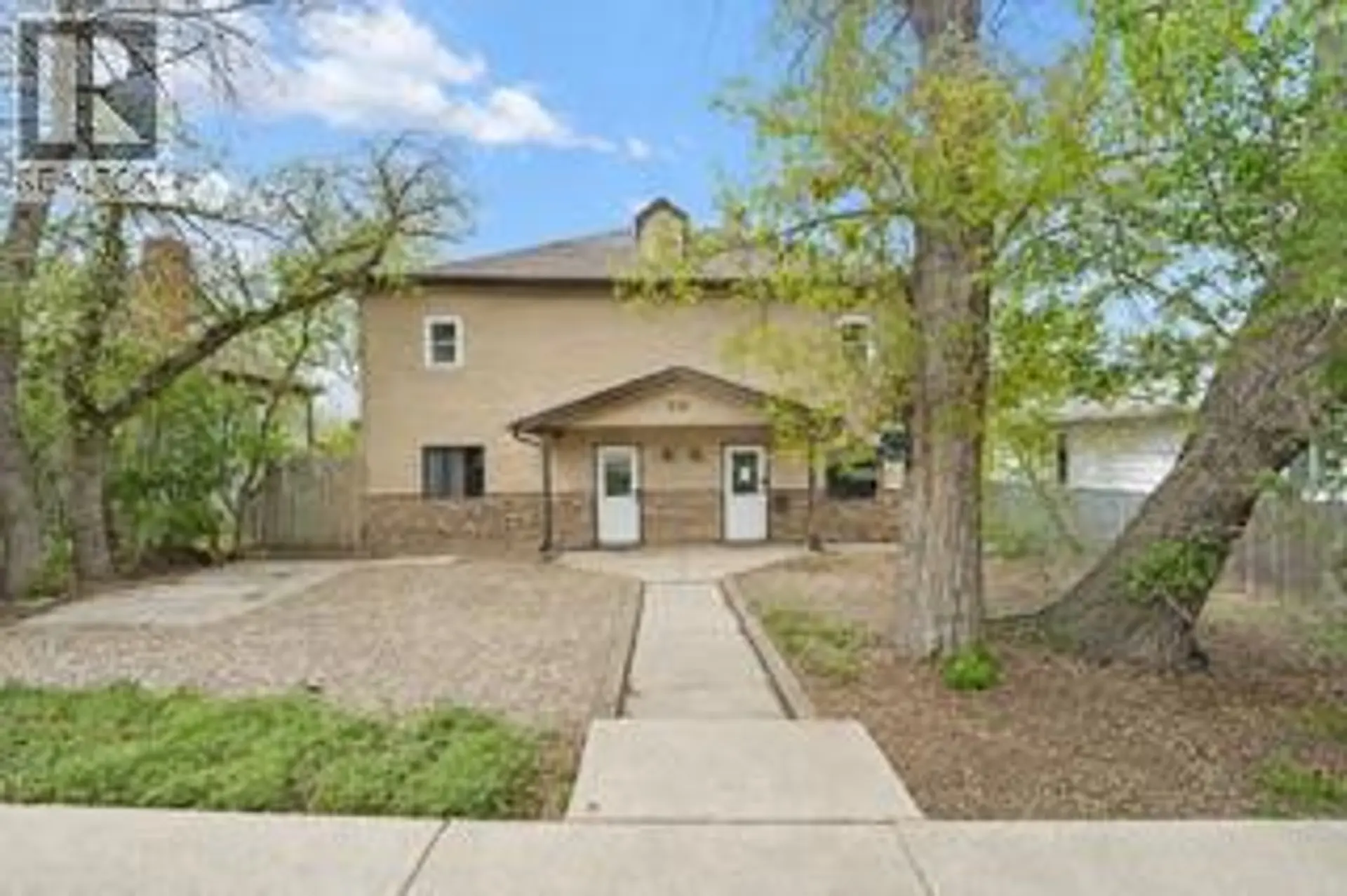 Property at 230 3 Street SE, Medicine Hat, AB
