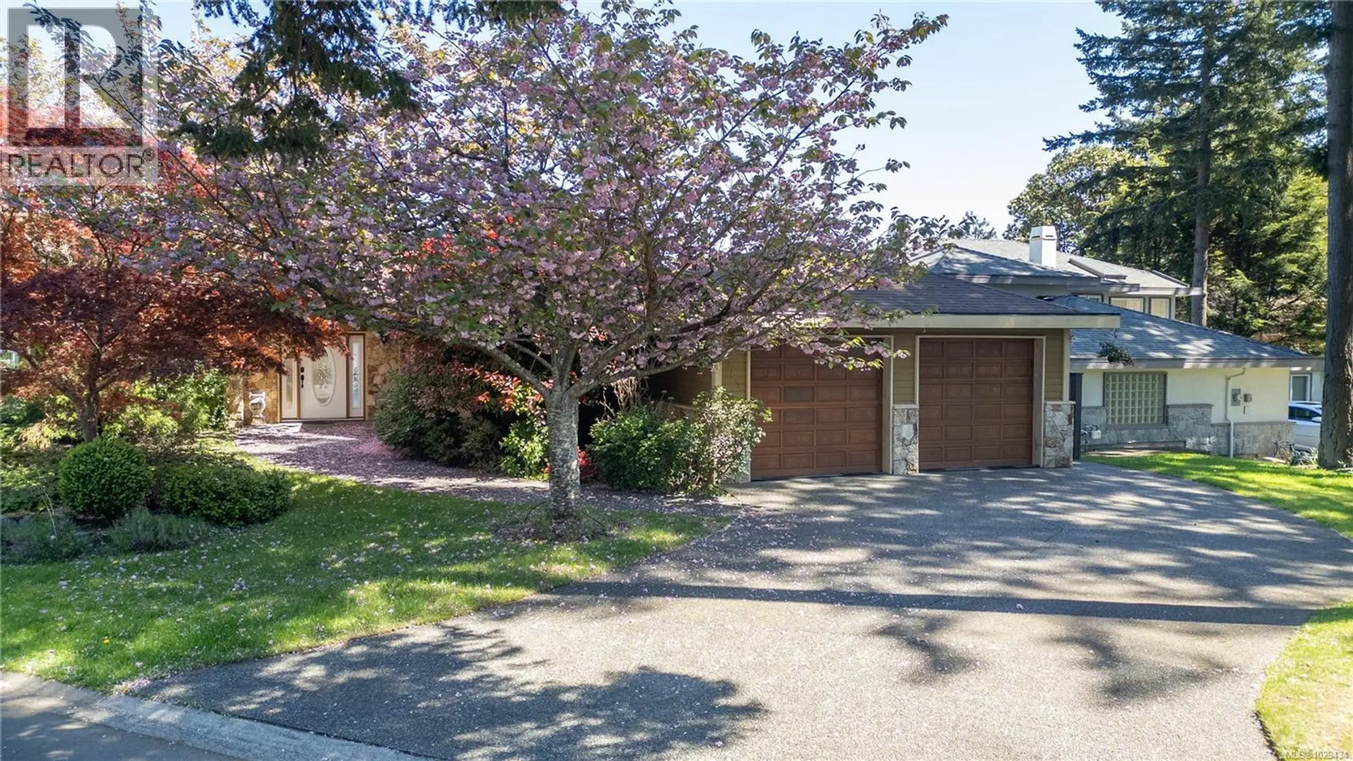Property at 4405 Moonlight Lane, Saanich, BC