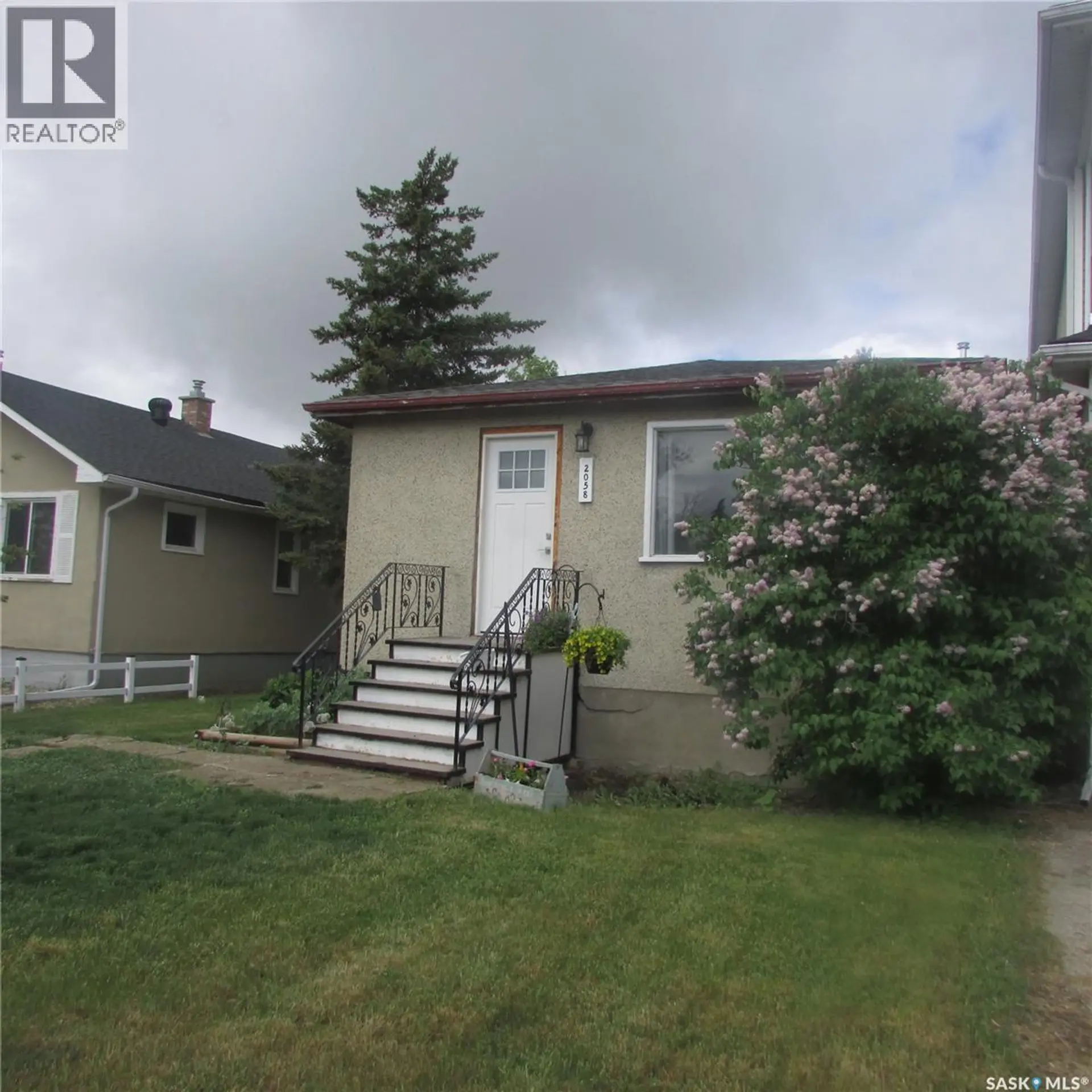 2058 Alexandra STREET - Image 3