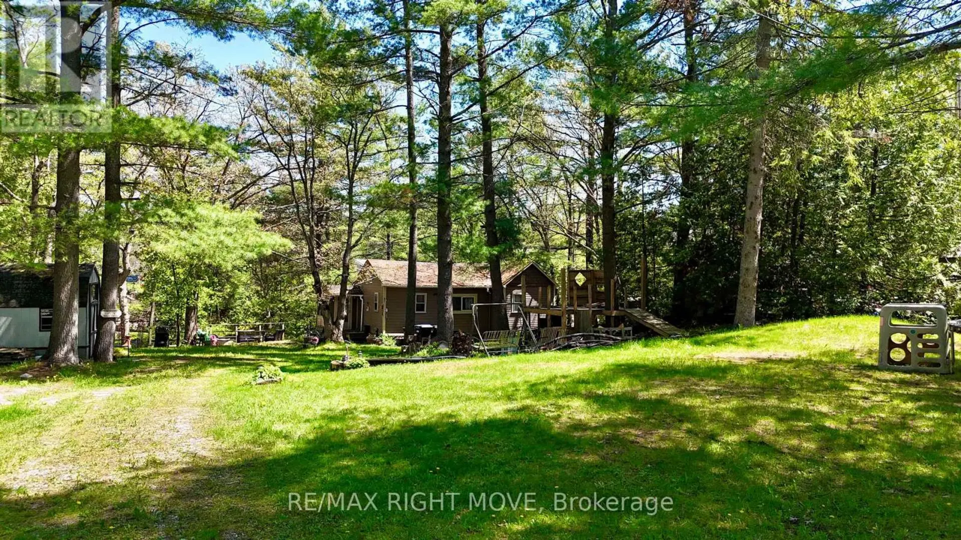 7785 OAKRIDGE DRIVE - Image 2
