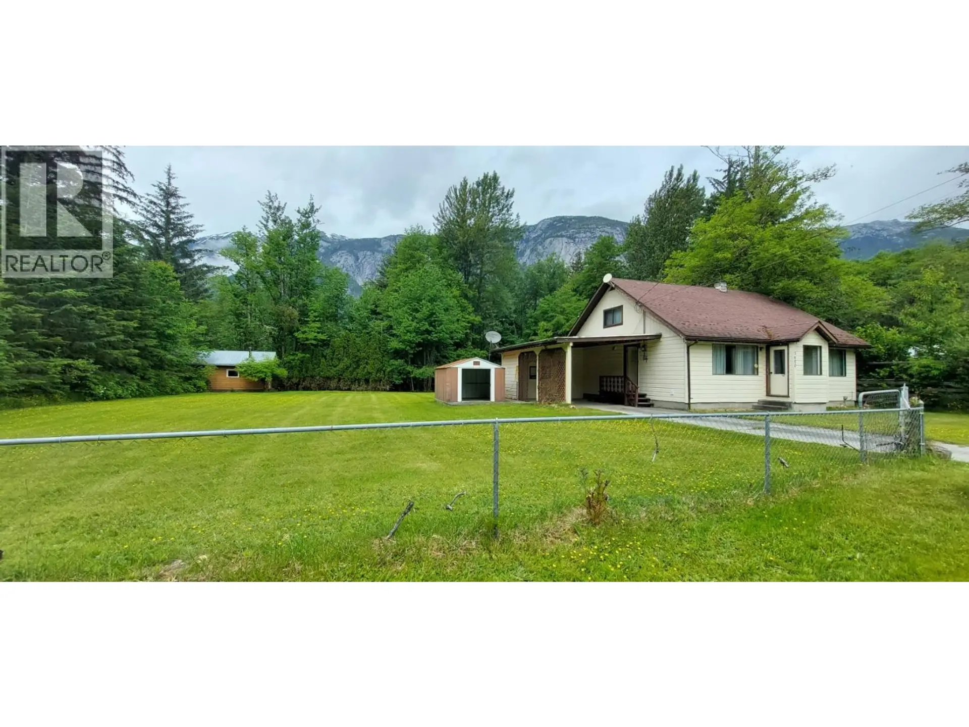 Property at 1600 MACKENZIE 20 HIGHWAY, Hagensborg, BC