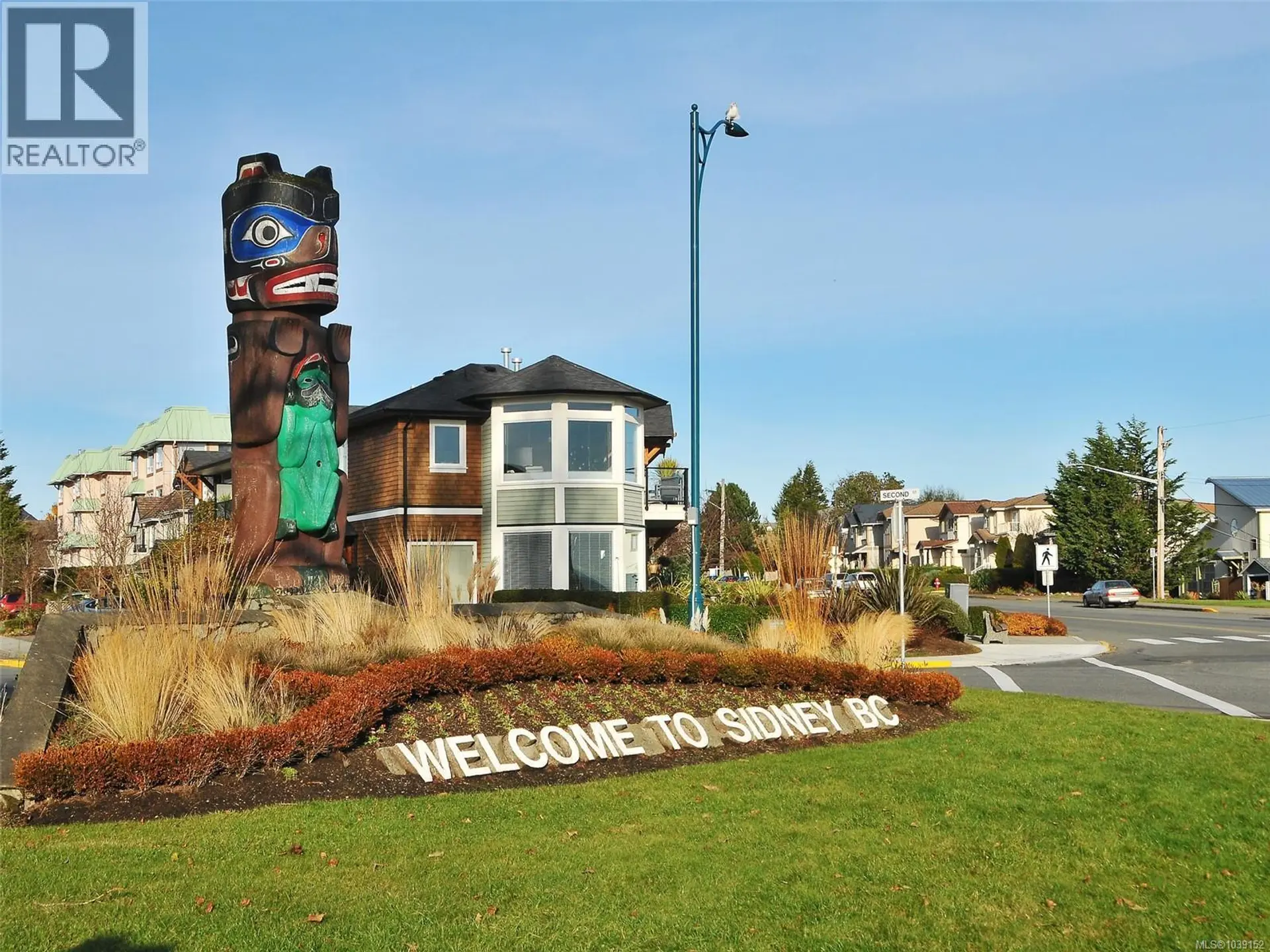 Property at #201 2461 Sidney Ave, Sidney, BC