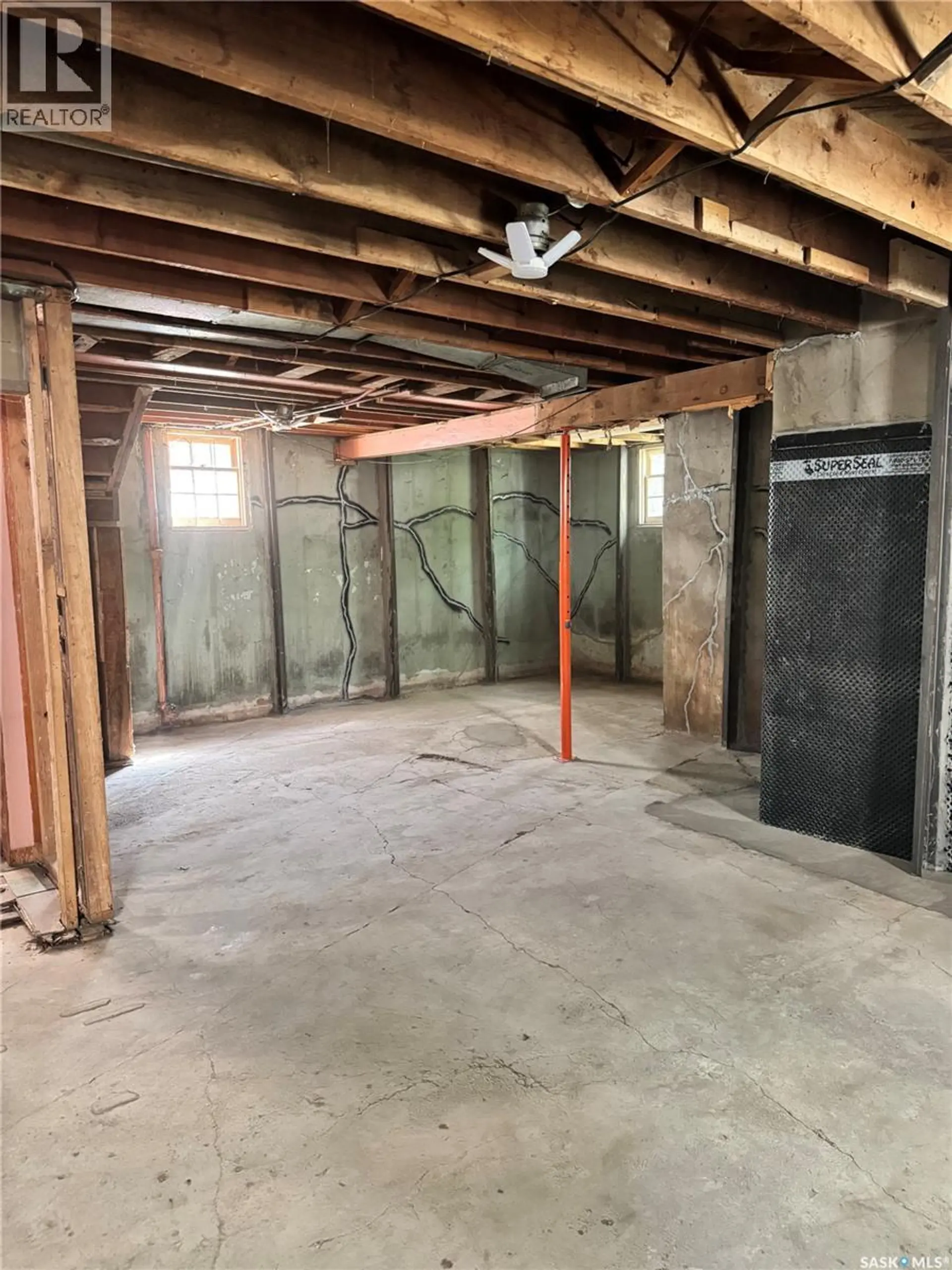 712 Broadway AVENUE - Image 10