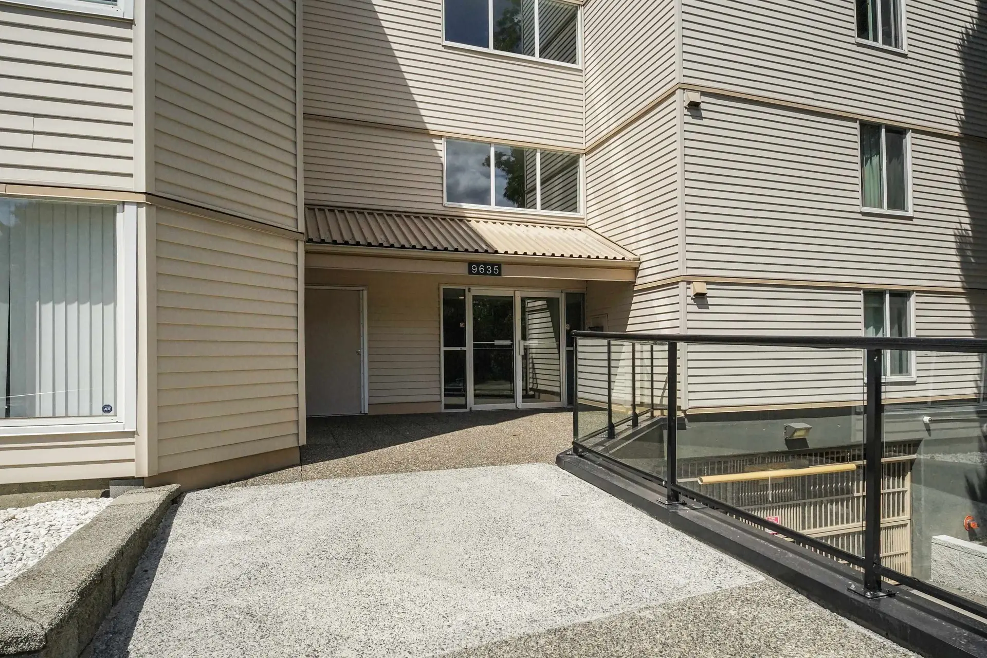 #310 9635 121 Street - Image 3