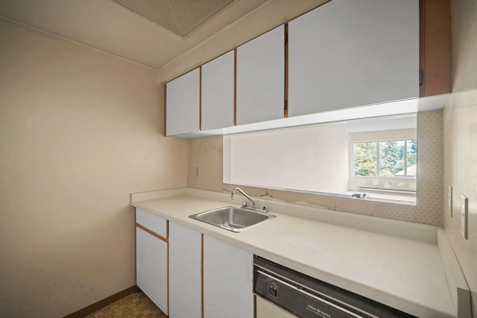 #310 9635 121 Street - Image 9