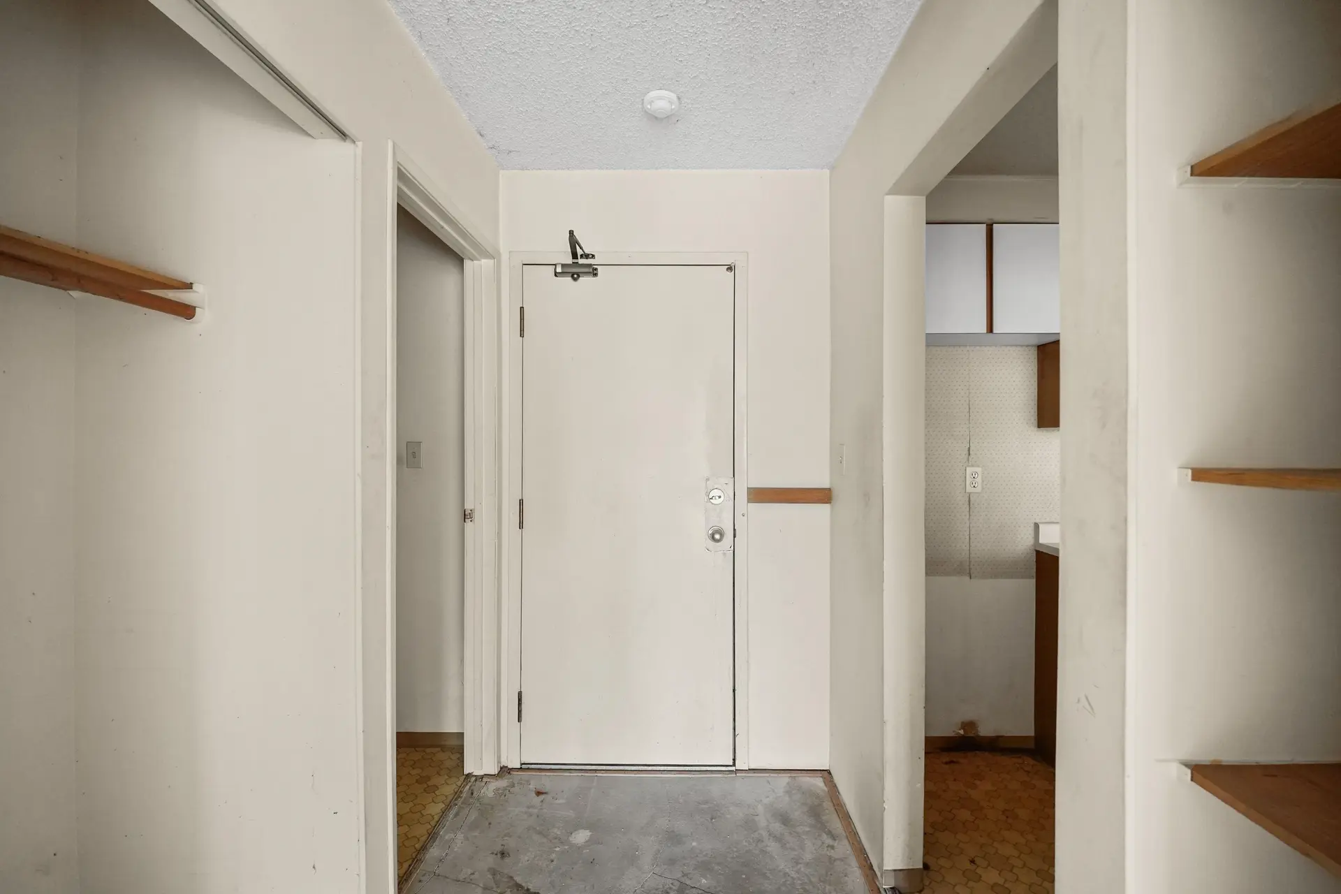 #310 9635 121 Street - Image 4
