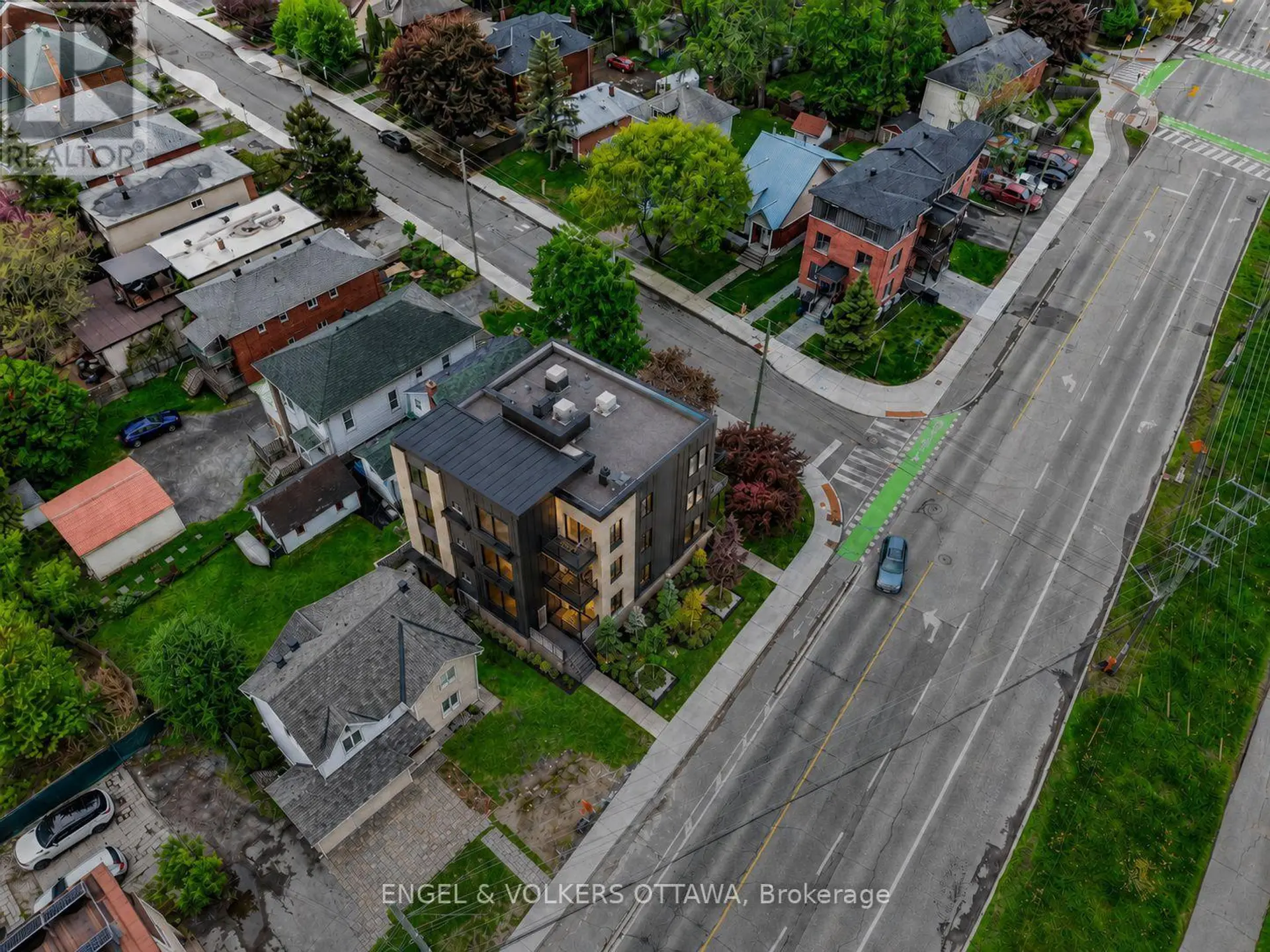 1 CAROLINE AVENUE - Image 2