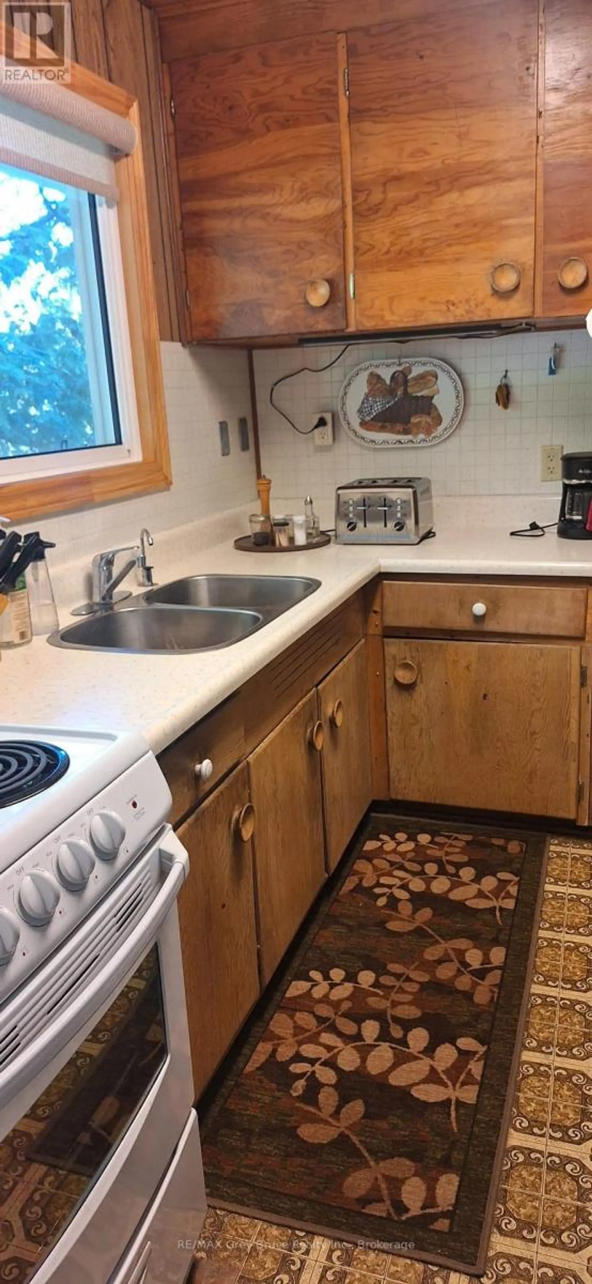 610 SECOND AVENUE S - Image 11
